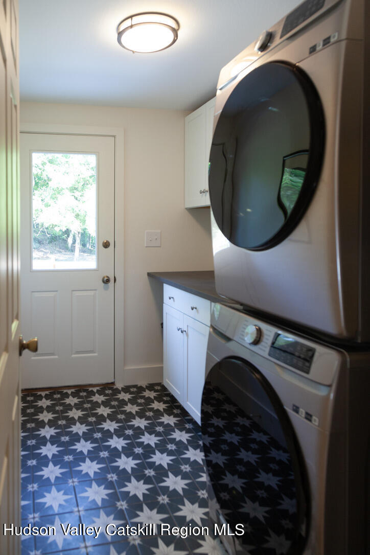 853 Lucas Ave Extension