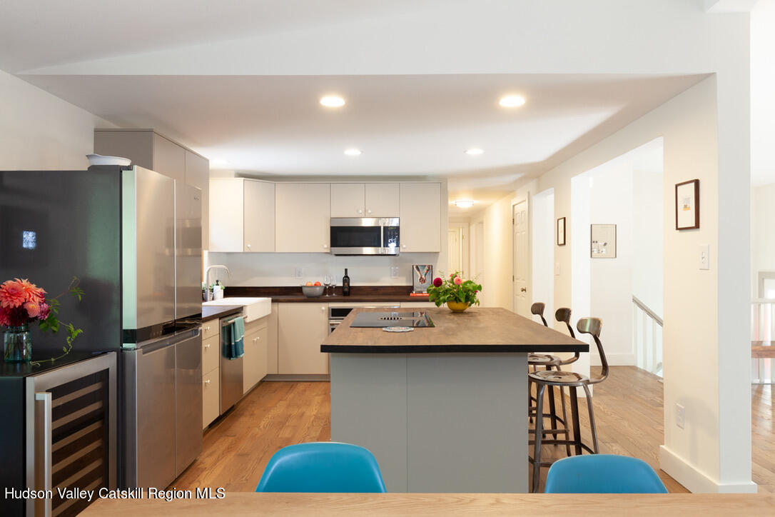 853 Lucas Ave Extension