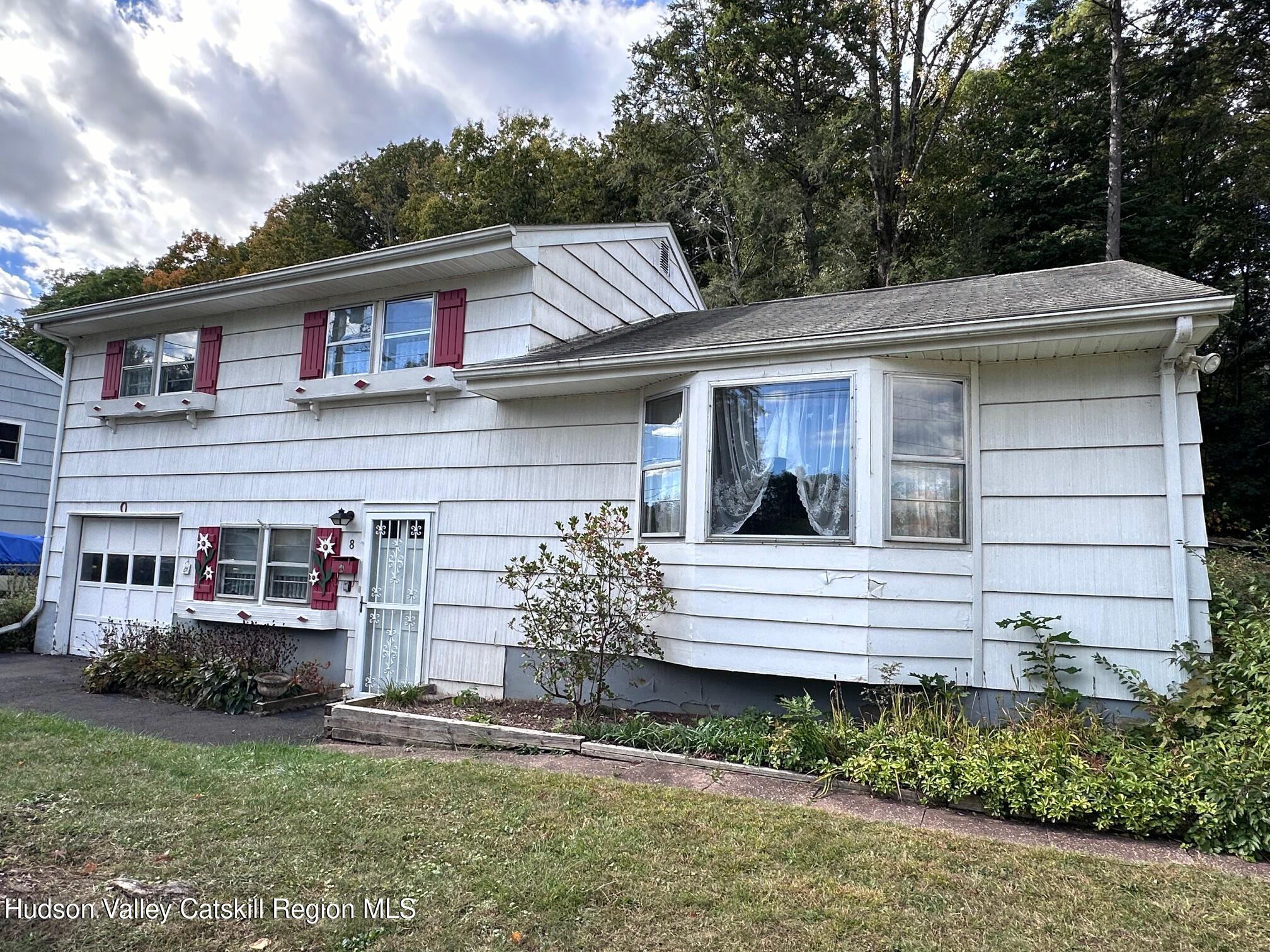 8 Redwood Road
