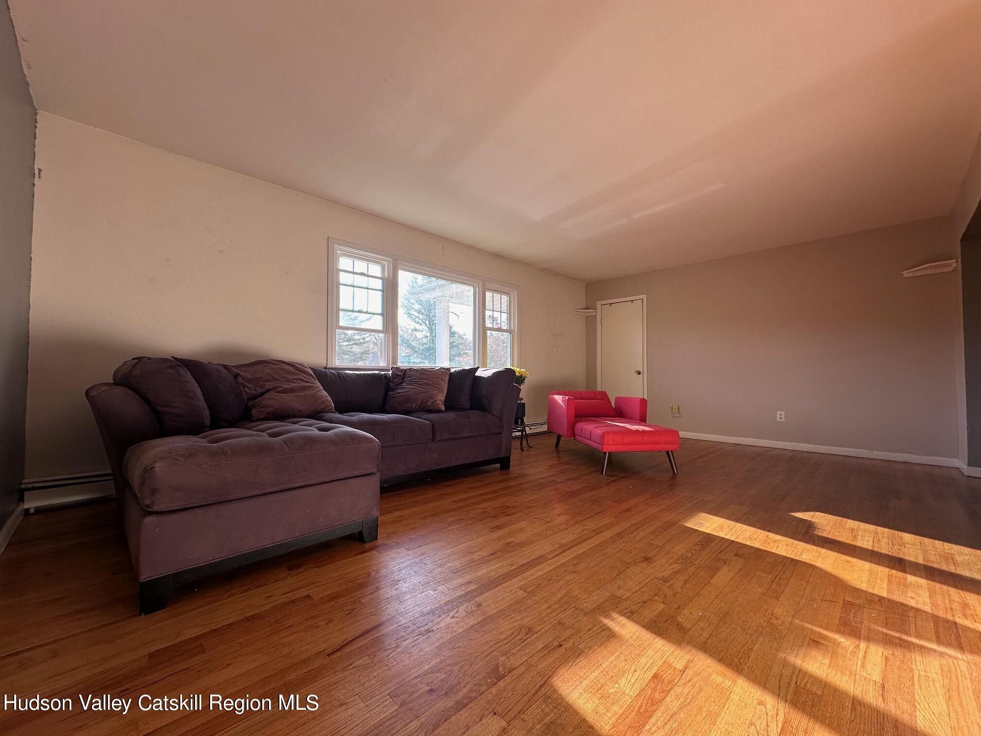 136 N Chestnut Street, 1d