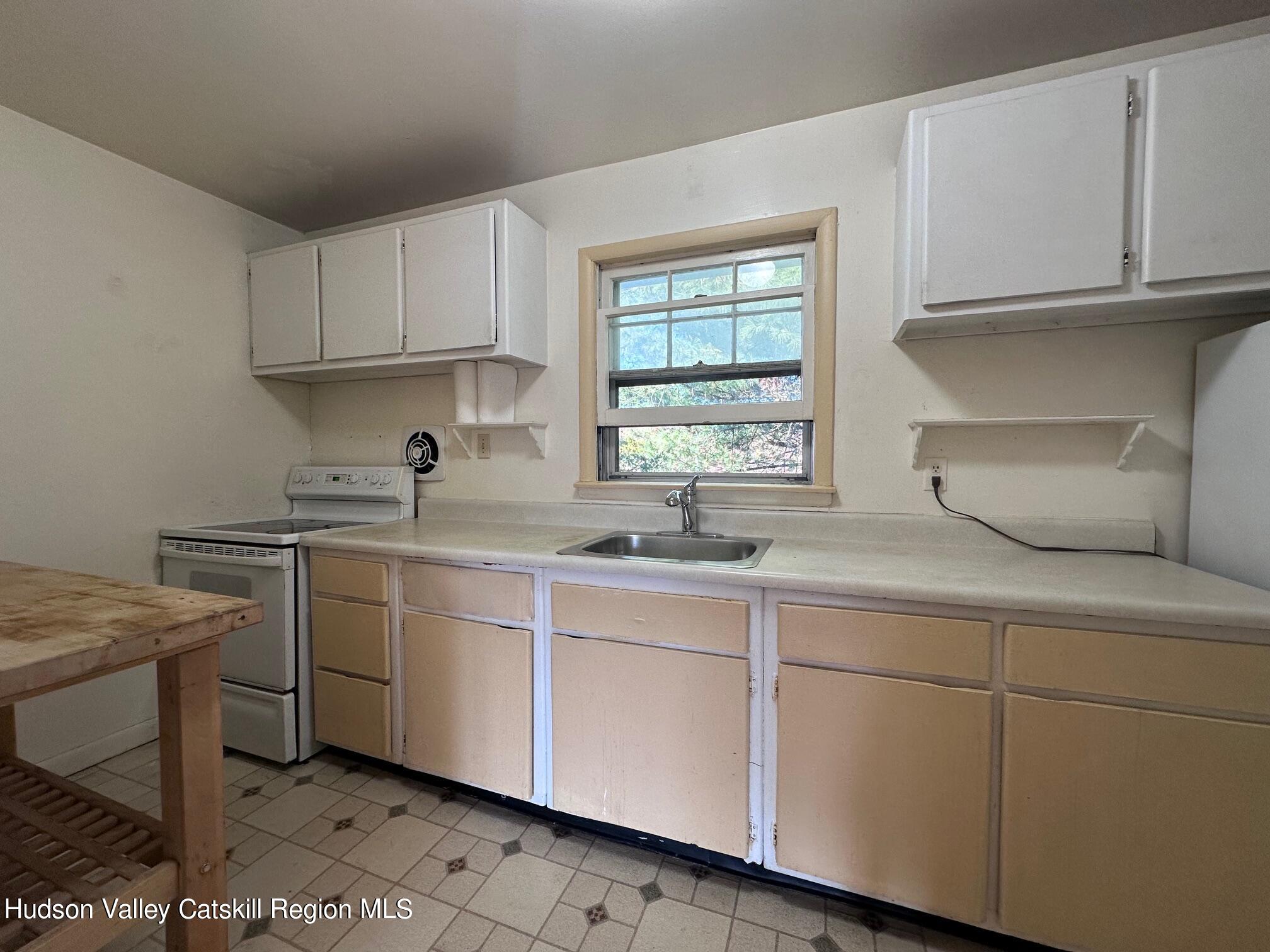 136 N Chestnut Street, 1d