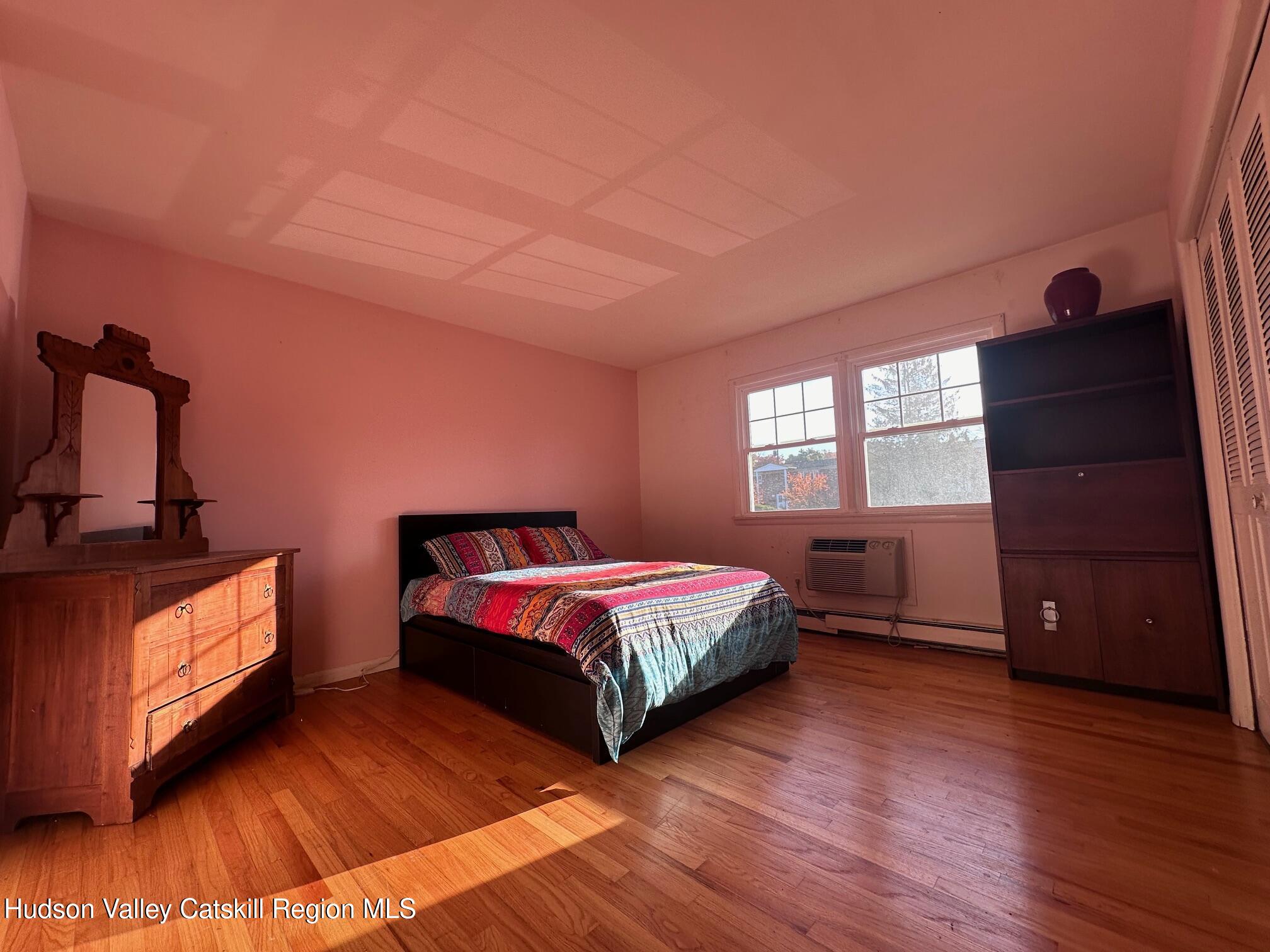 136 N Chestnut Street, 1d