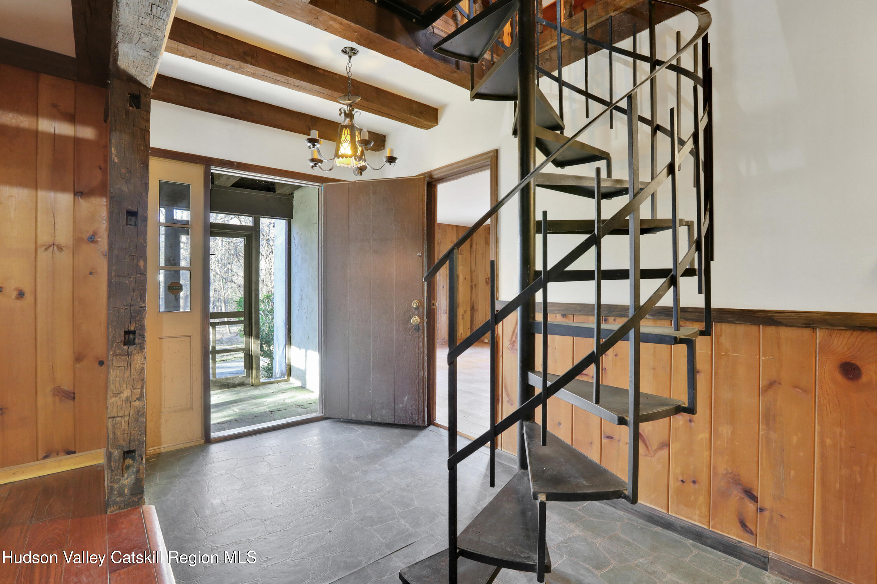 83 West Saugerties Road