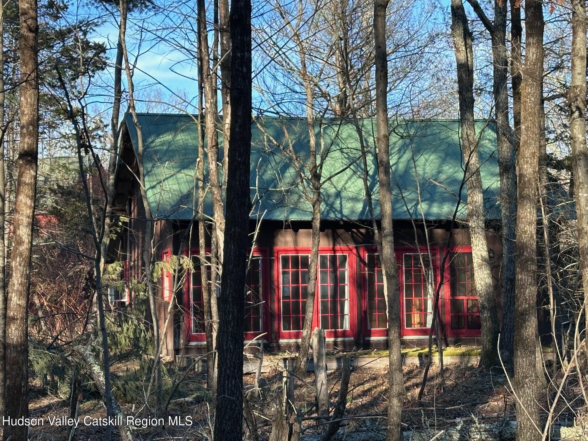 83 West Saugerties Road