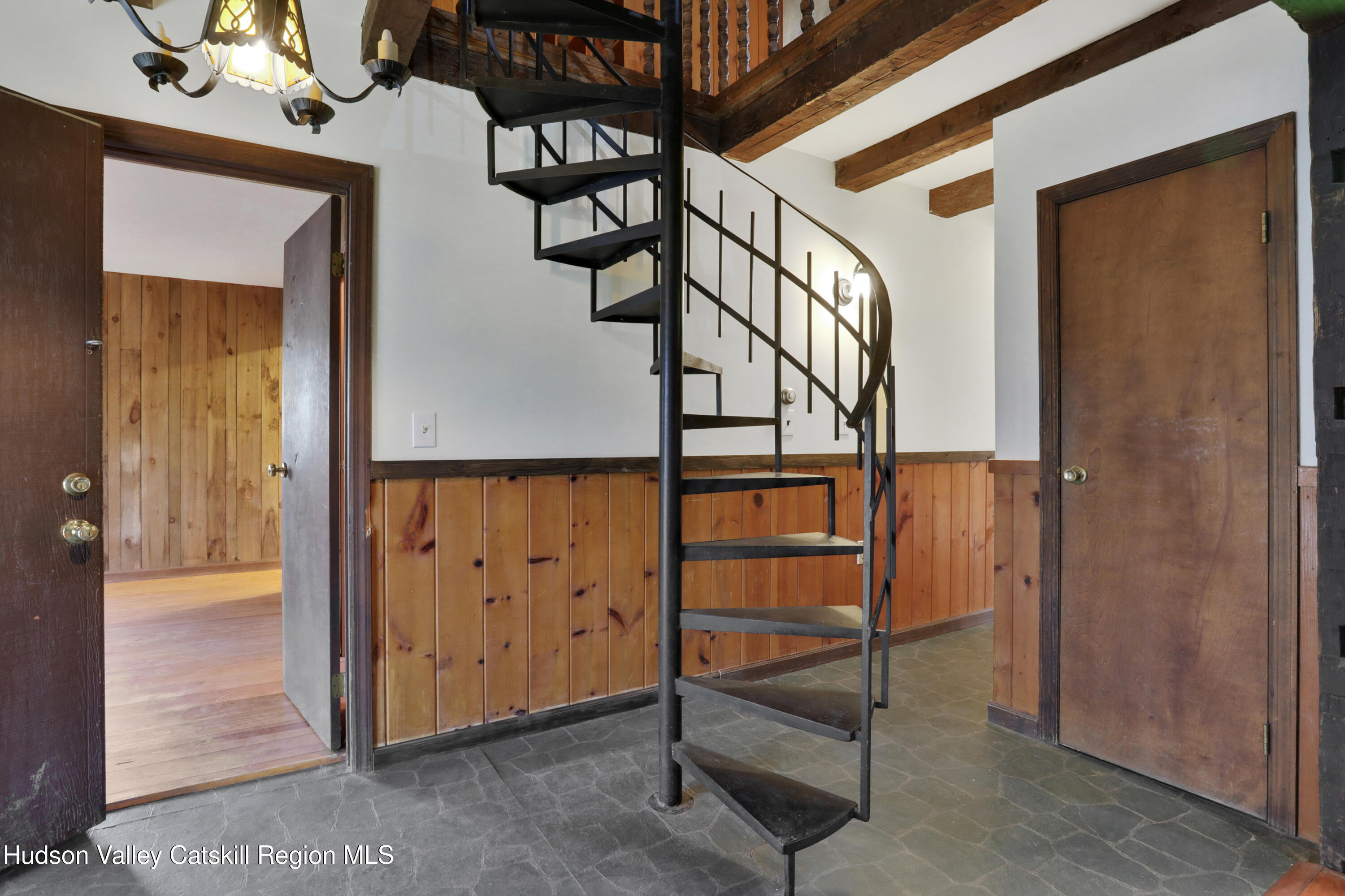83 West Saugerties Road