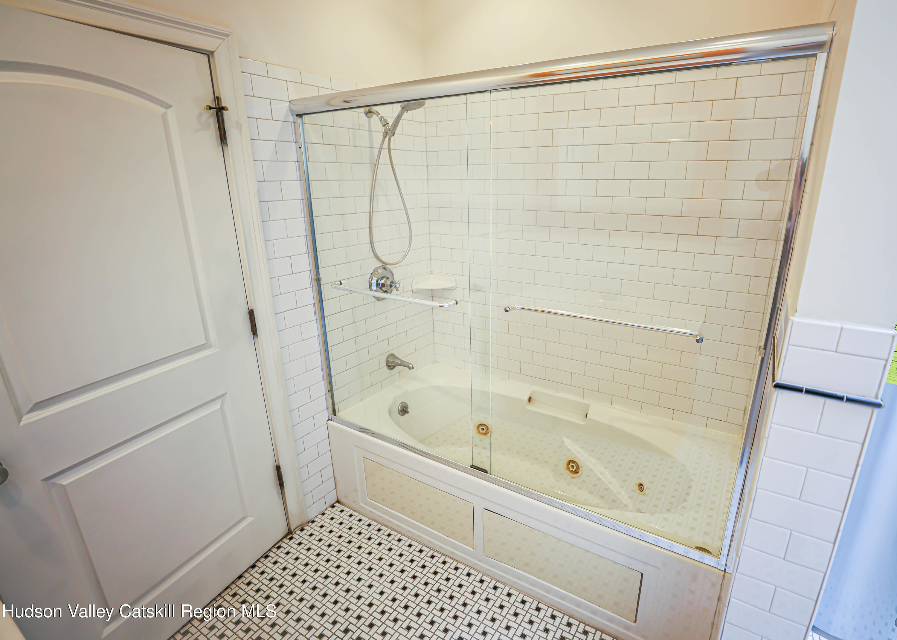 214 West Chestnut, 102