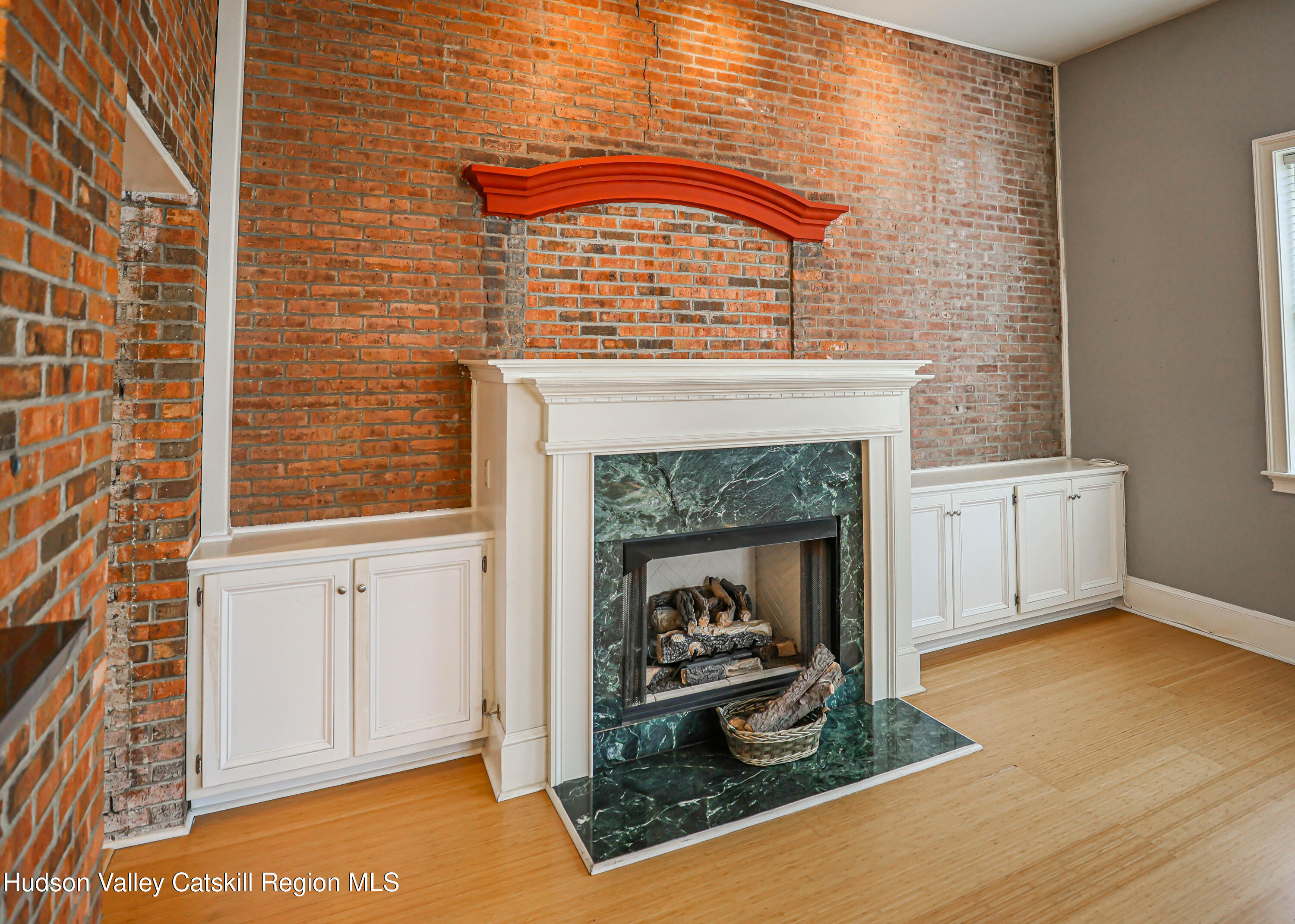 214 West Chestnut, 102