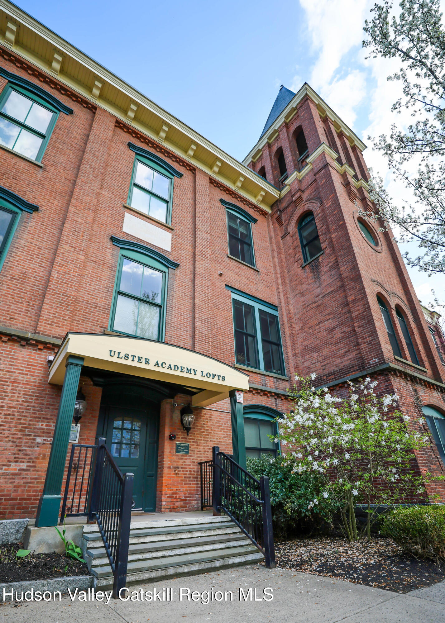 214 West Chestnut, 102