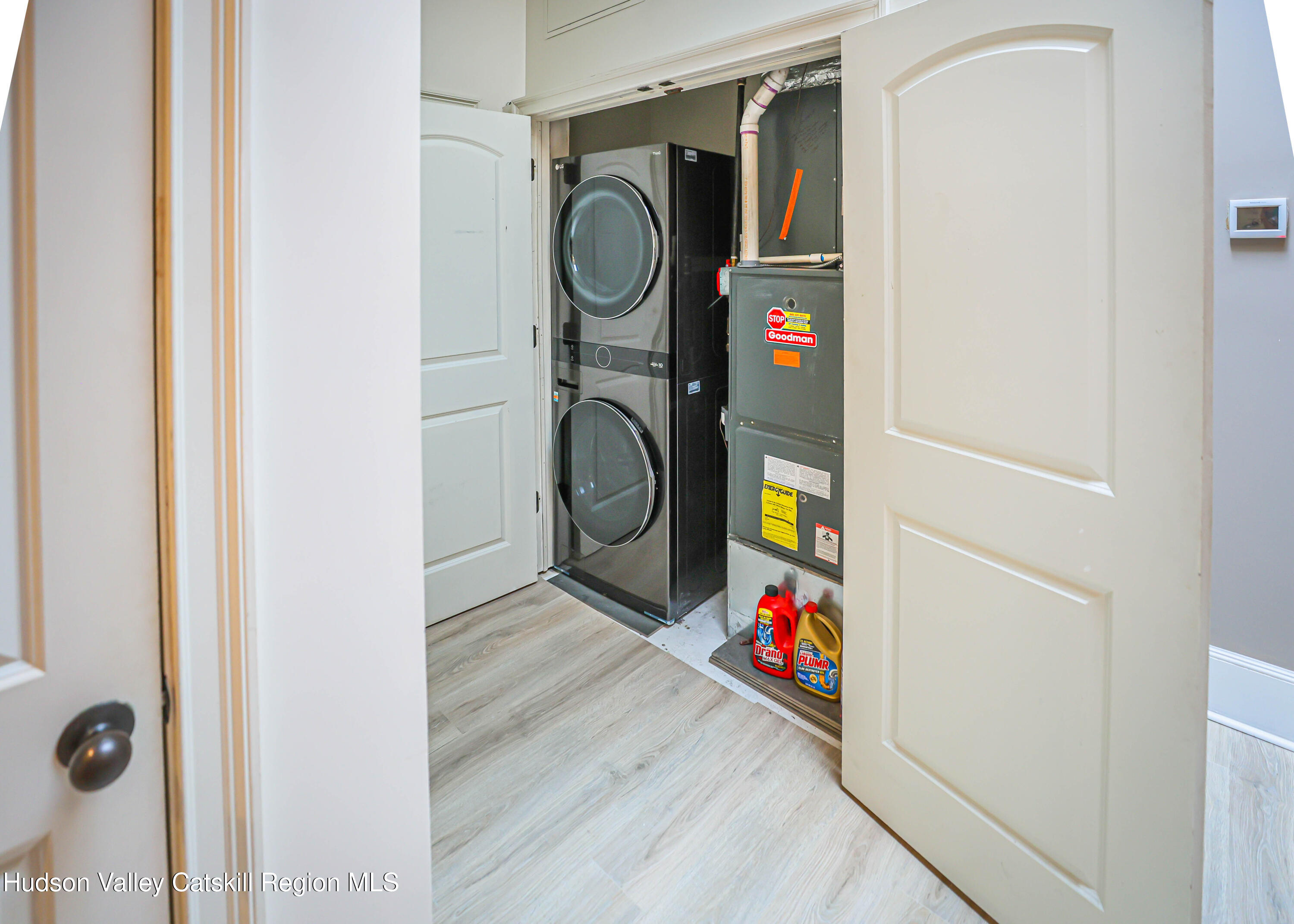 214 West Chestnut, 102