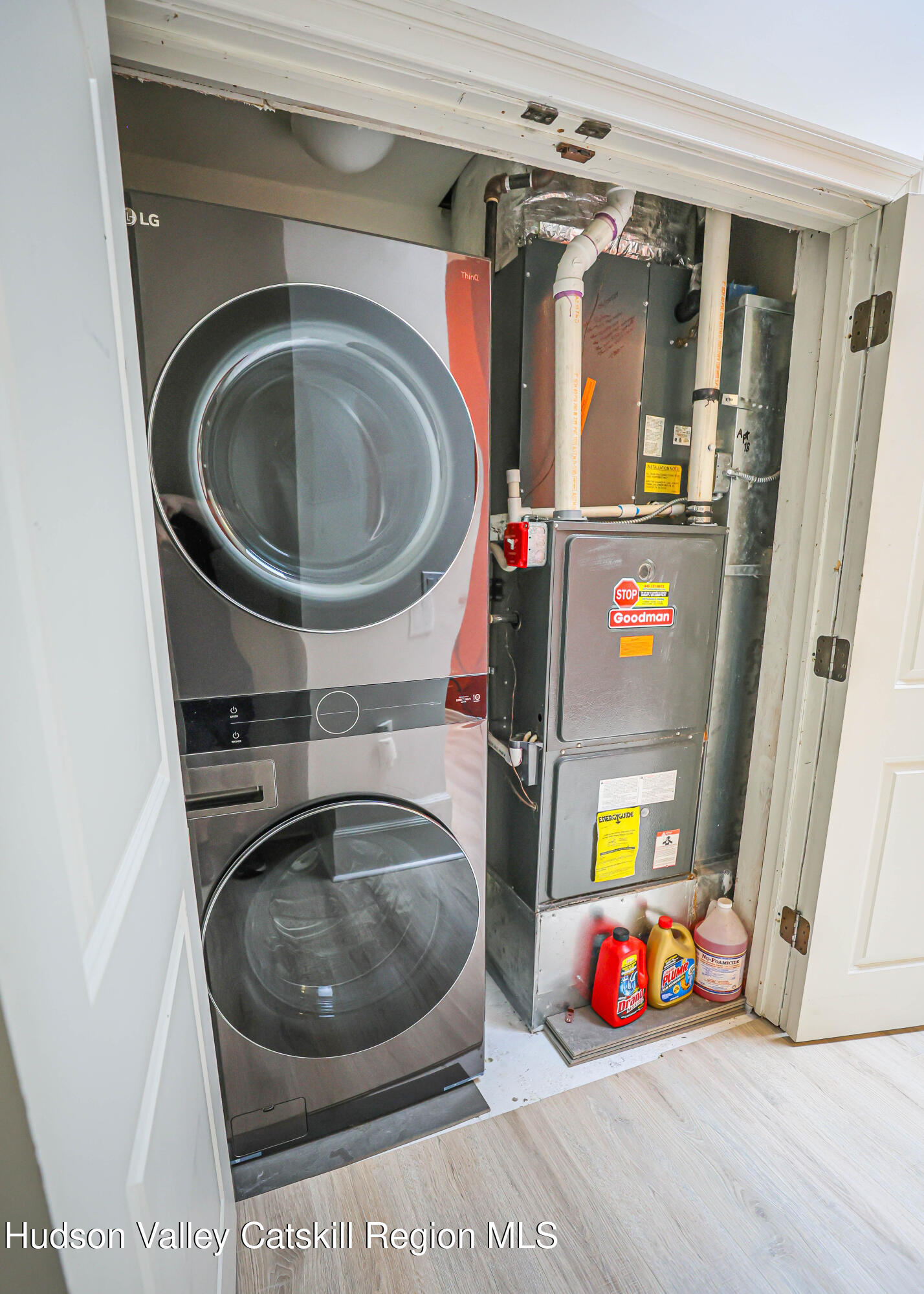 214 West Chestnut, 102