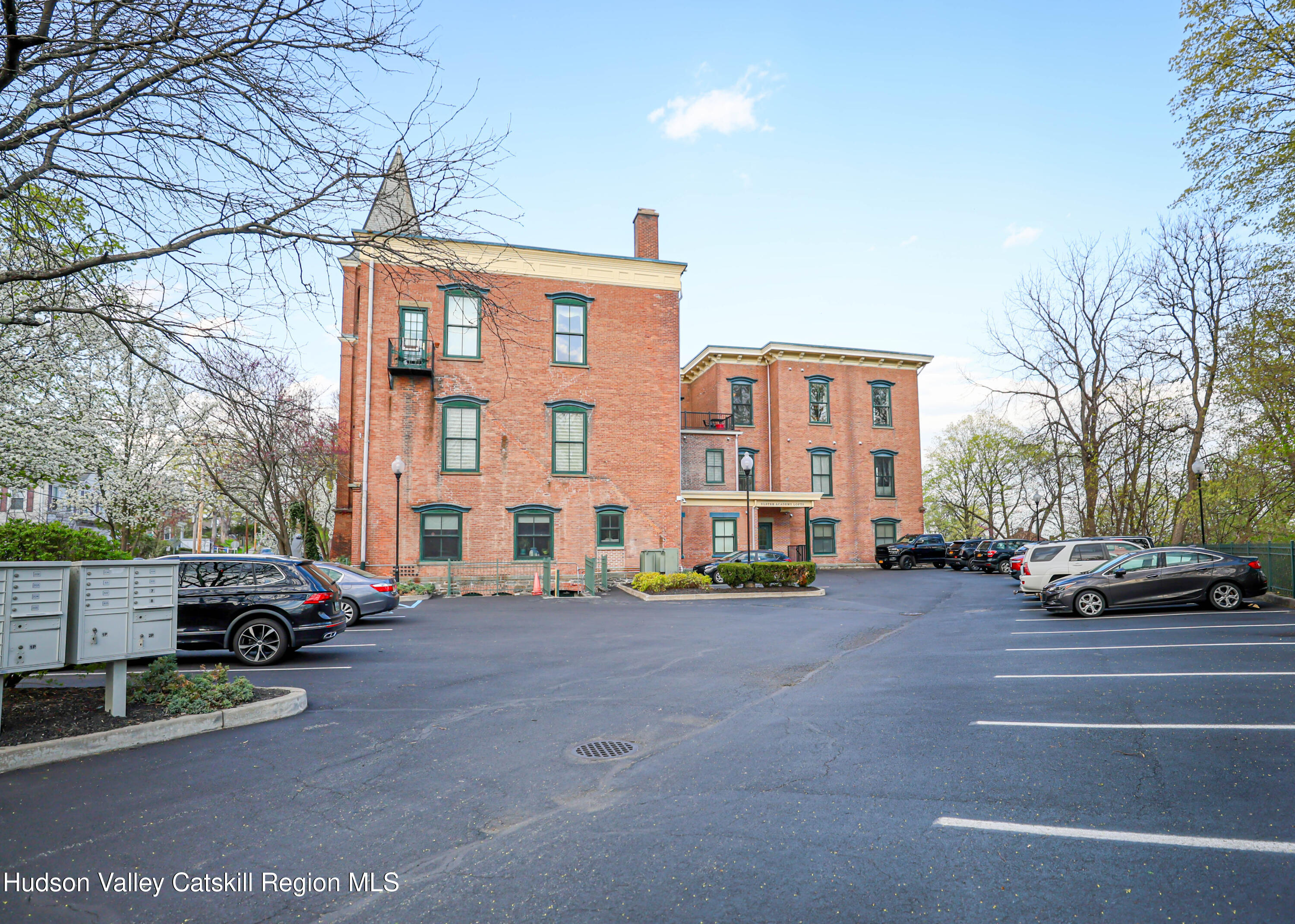 214 West Chestnut, 102