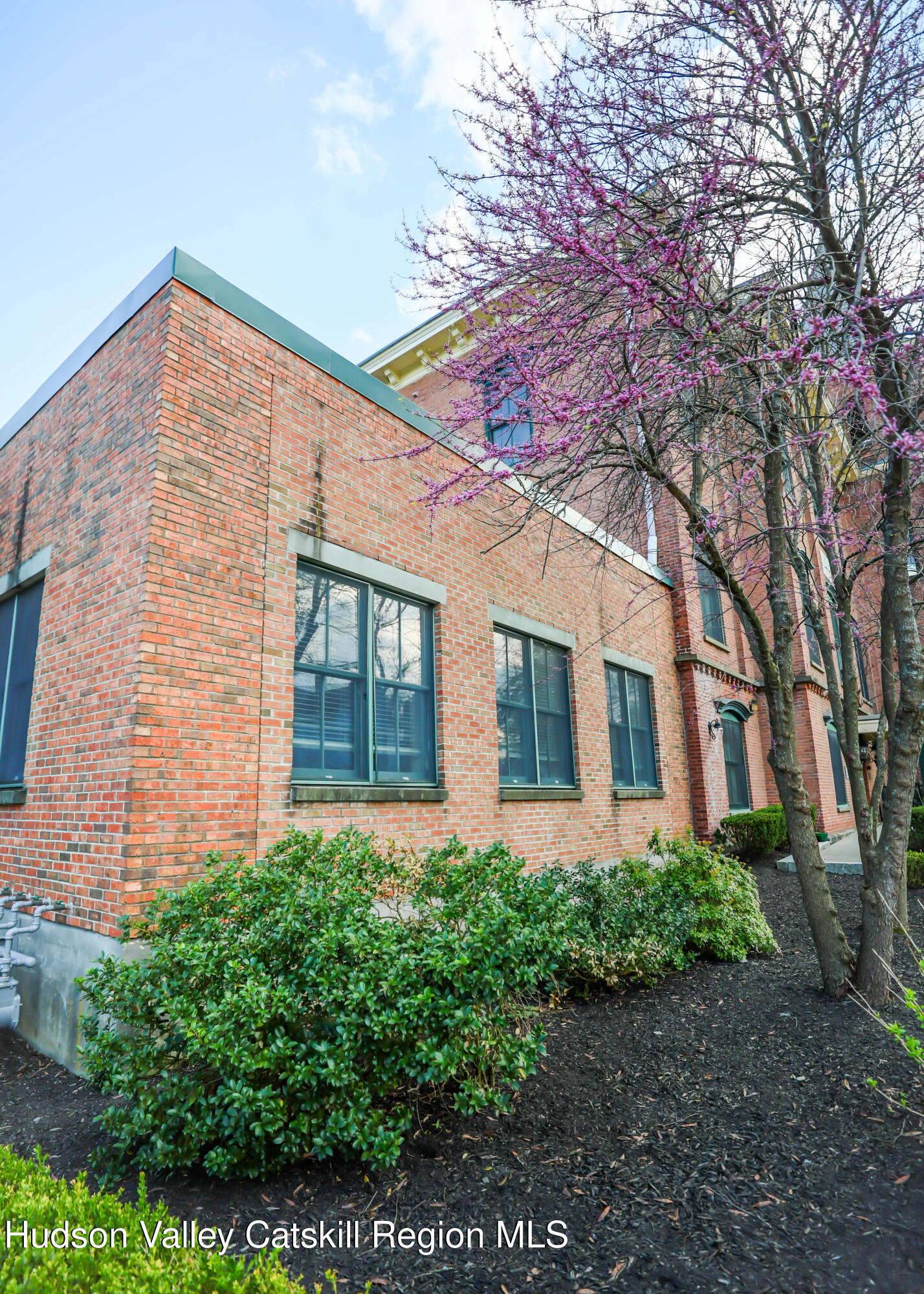 214 West Chestnut, 102