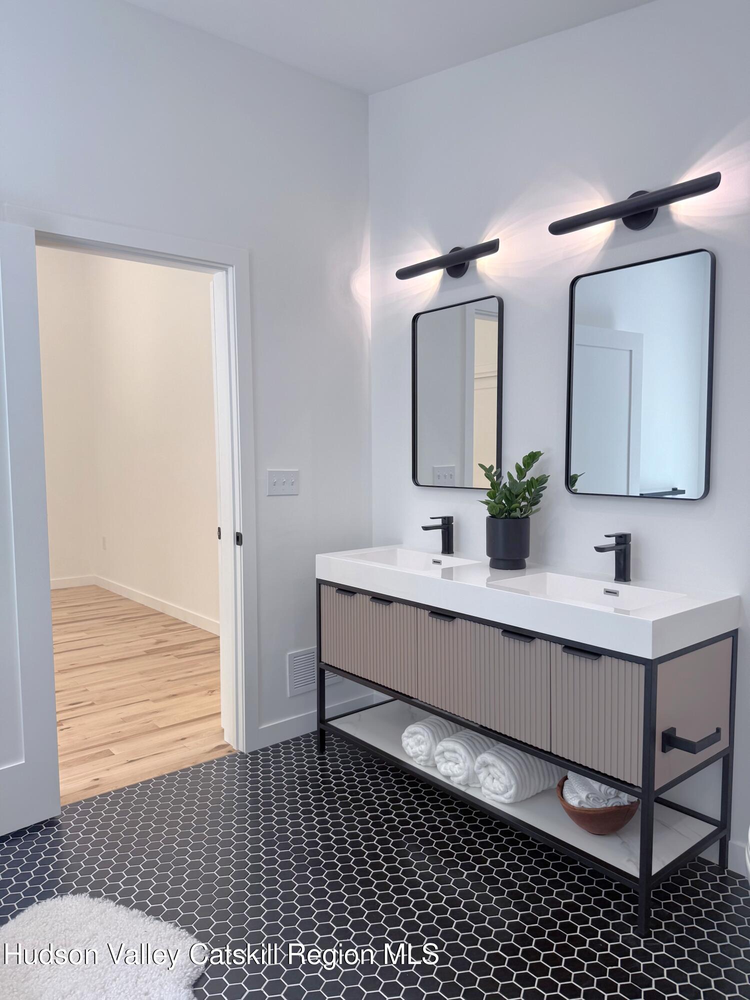 377 Pennsylvania Avenue