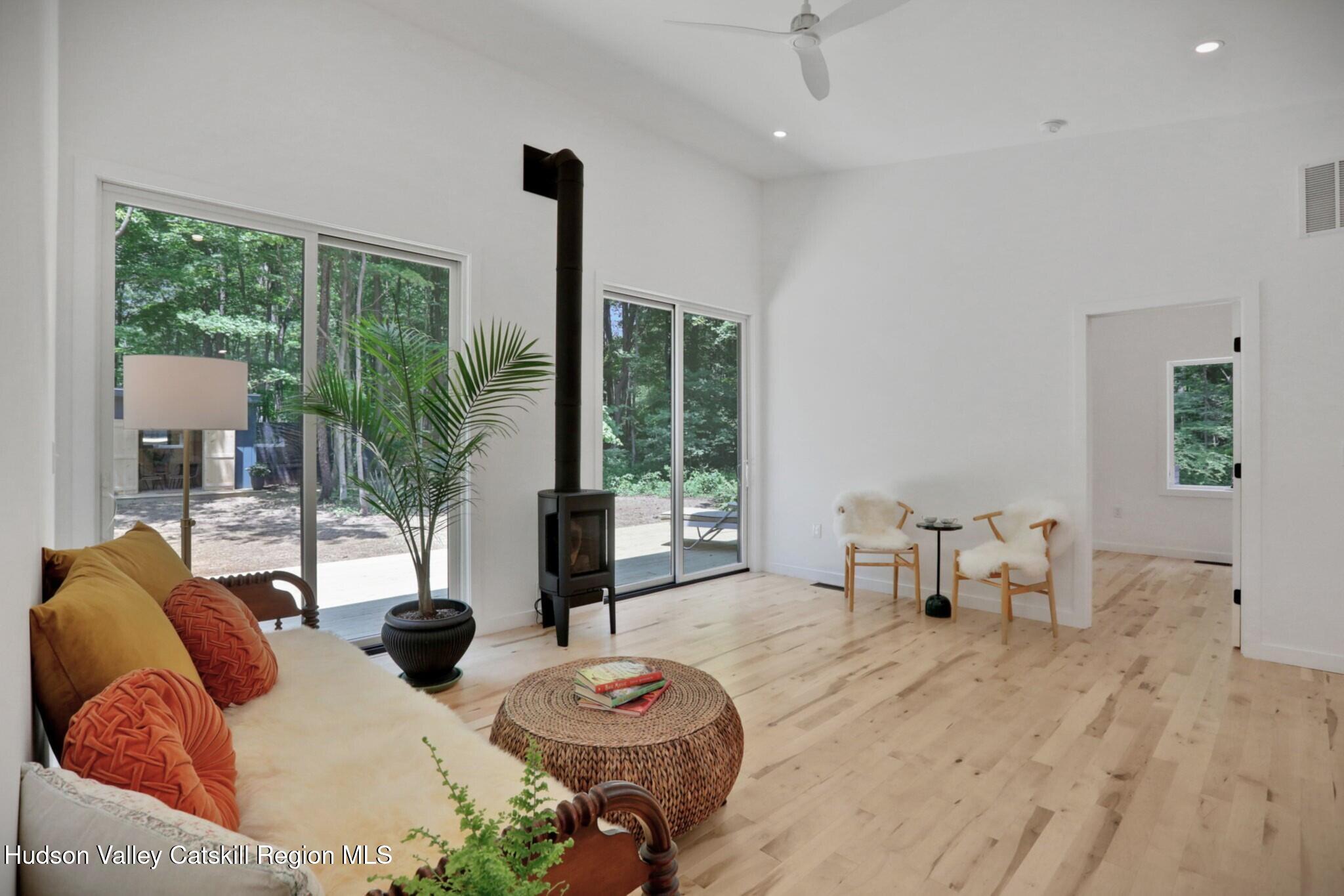 377 Pennsylvania Avenue