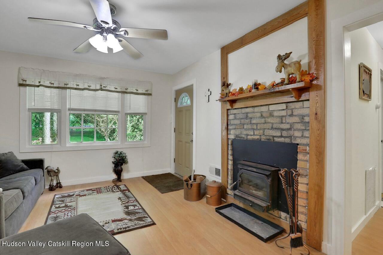 1055 Route 212