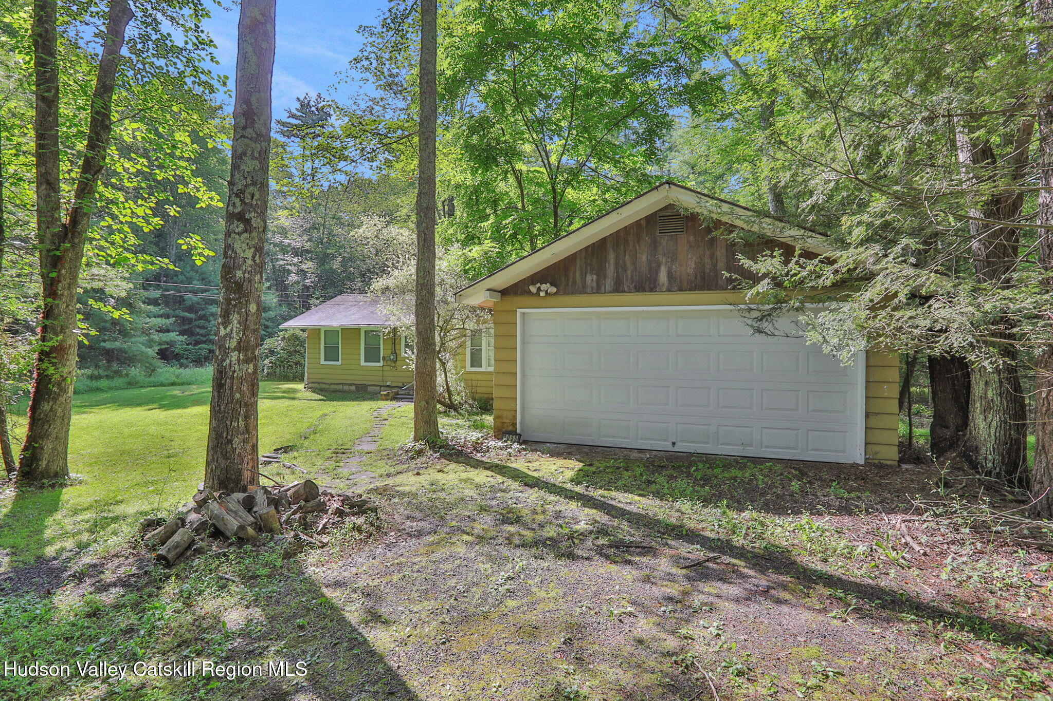 1055 Route 212