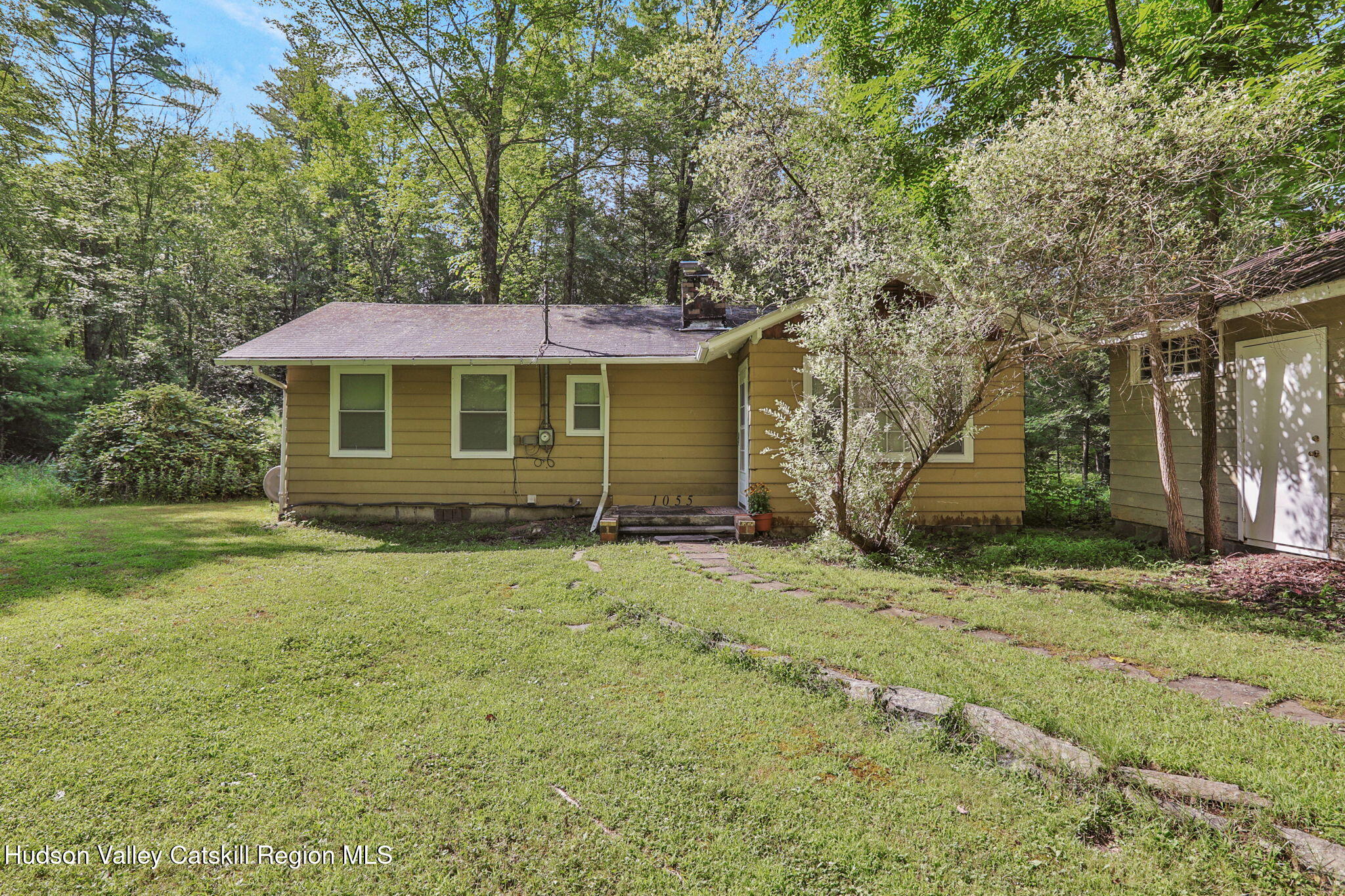 1055 Route 212