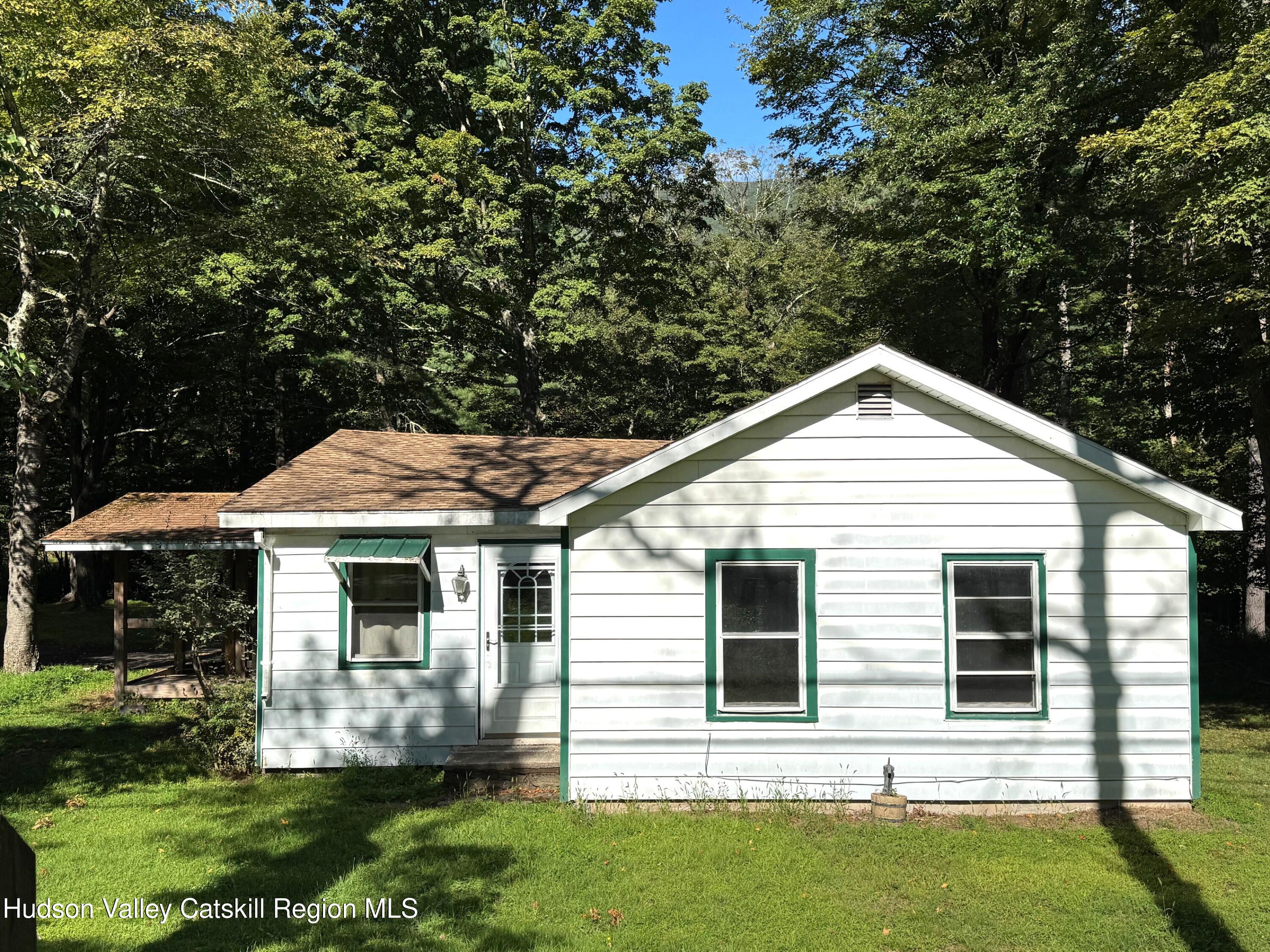 573 Manorville Road