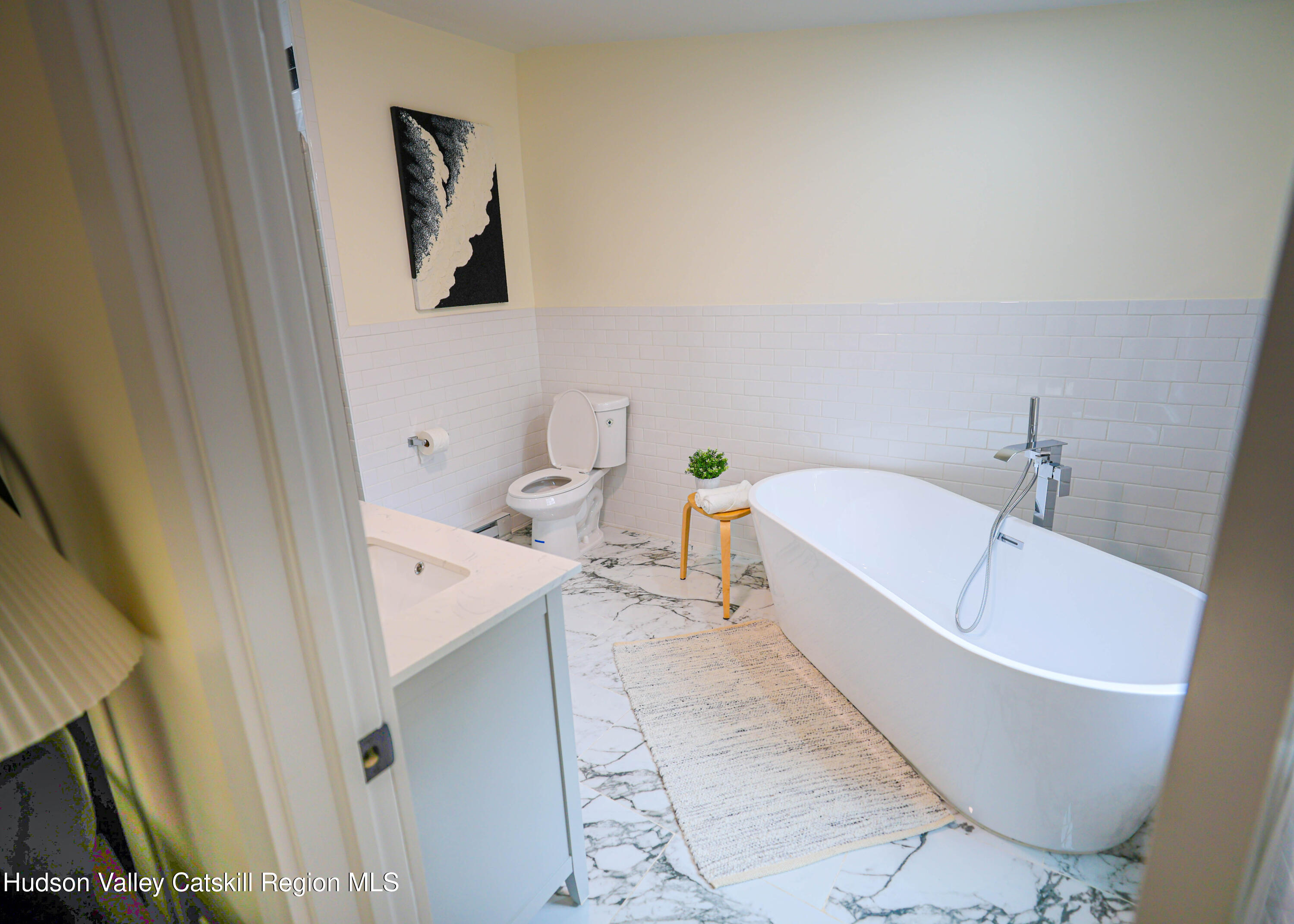 169 W Saugerties Road Road