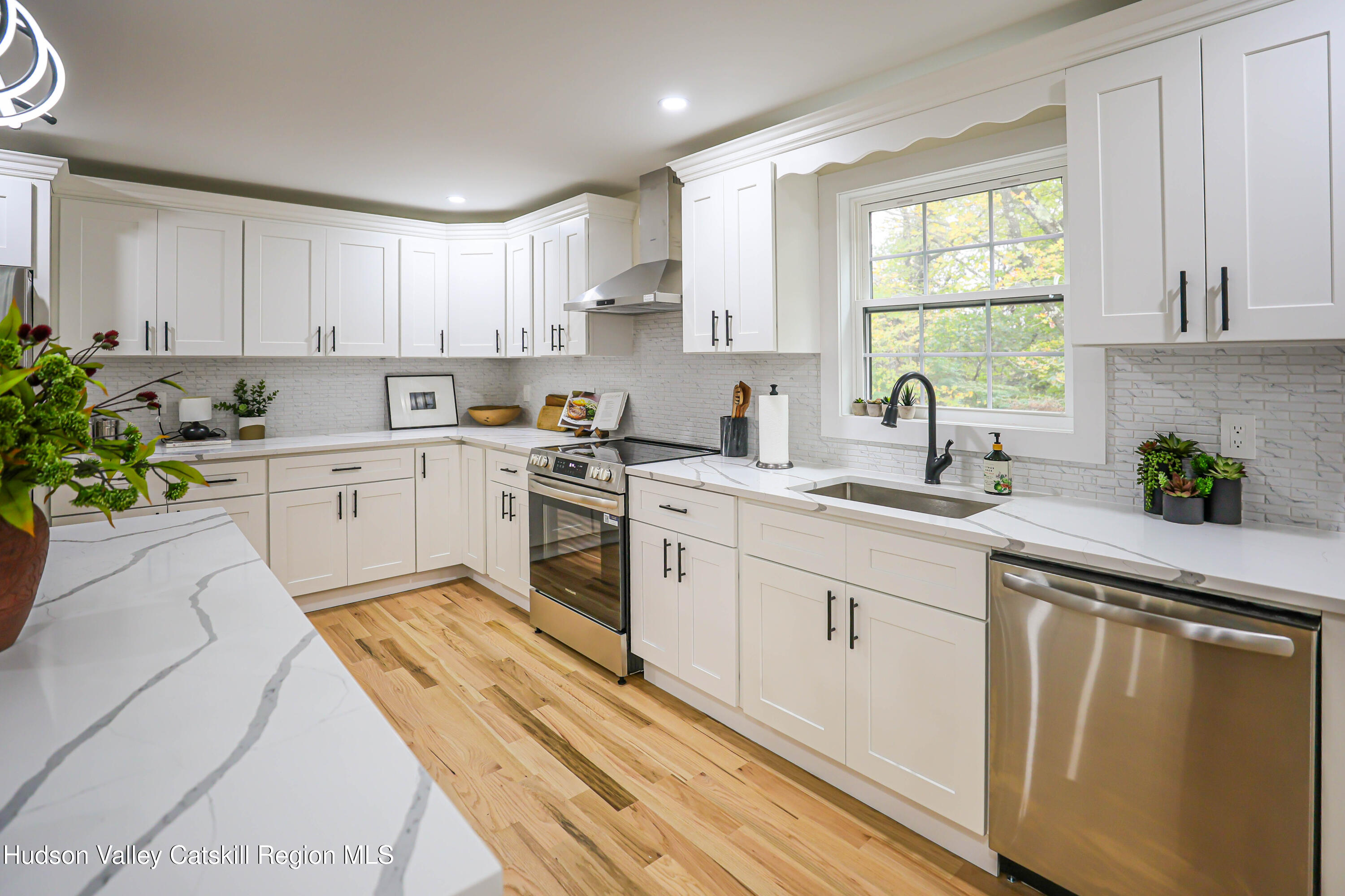 169 W Saugerties Road Road