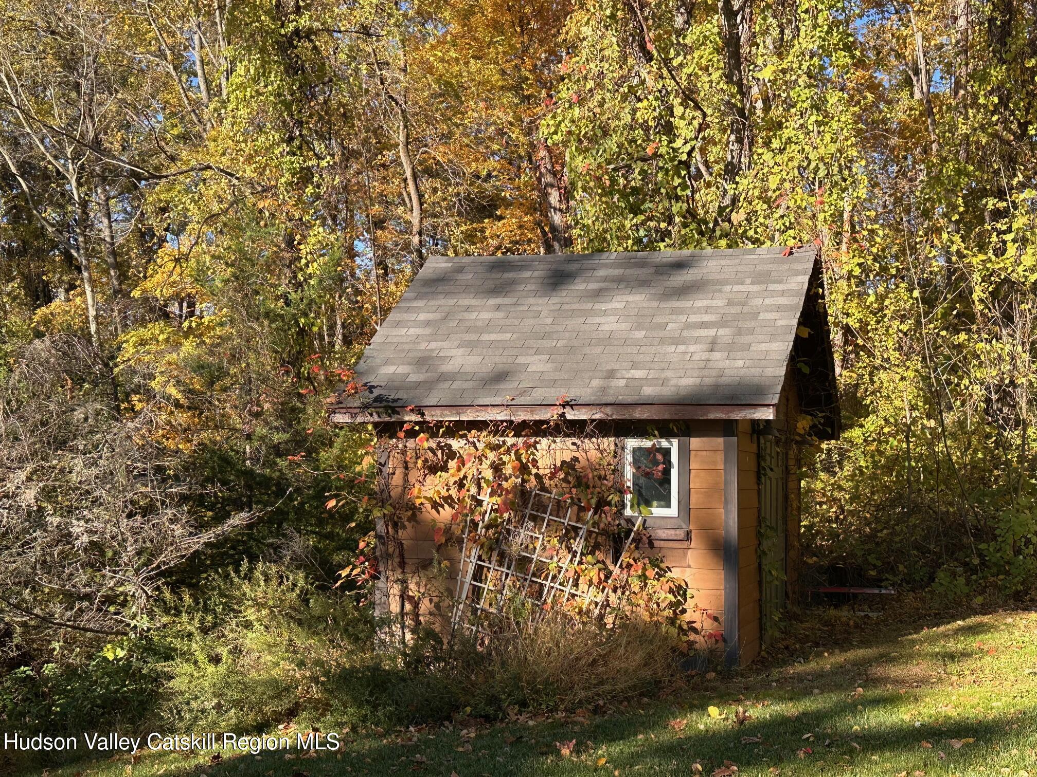 54 Deak Lane, Saugerties