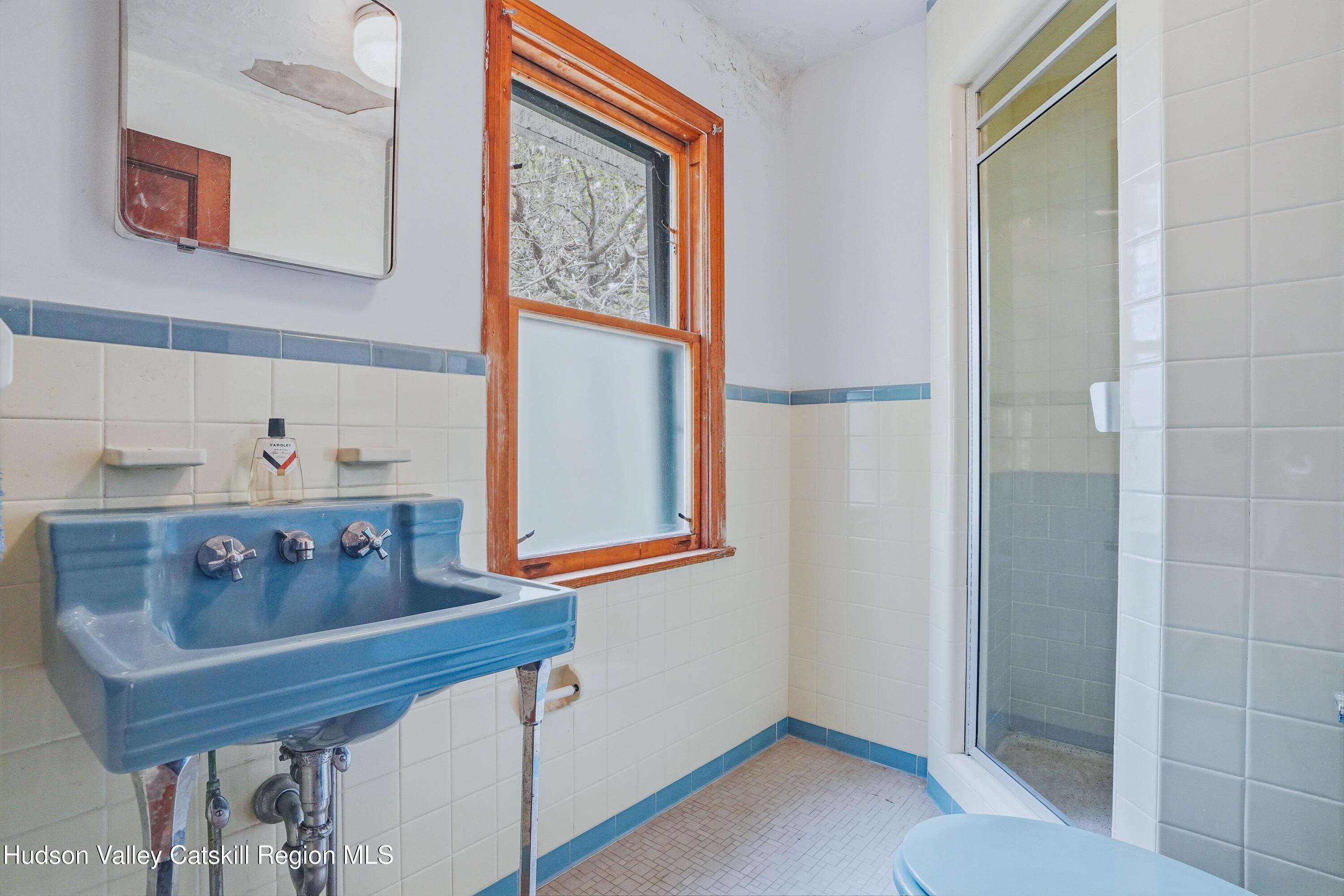 340 Vineyard Avenue, Highland