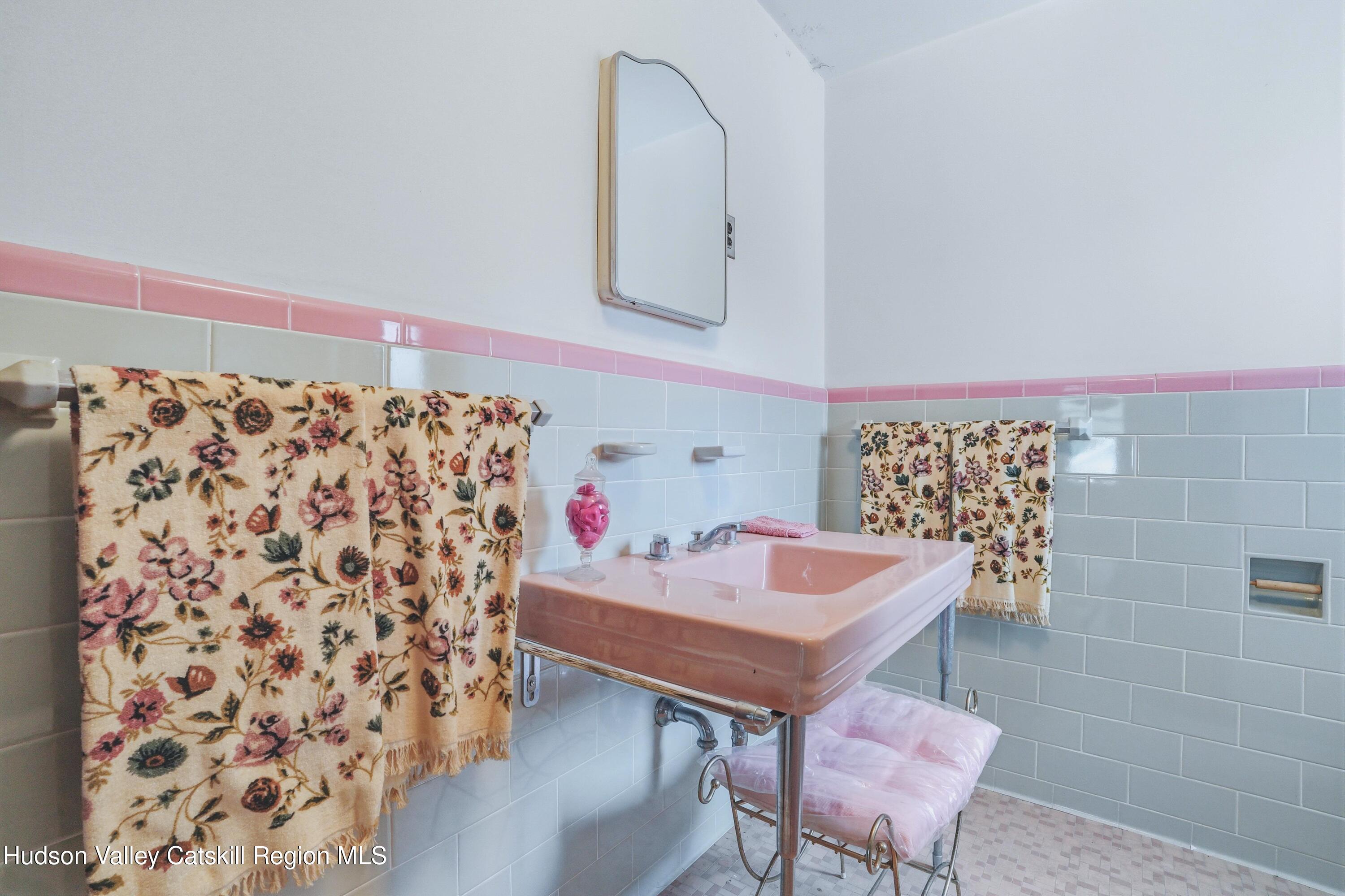 340 Vineyard Avenue, Highland