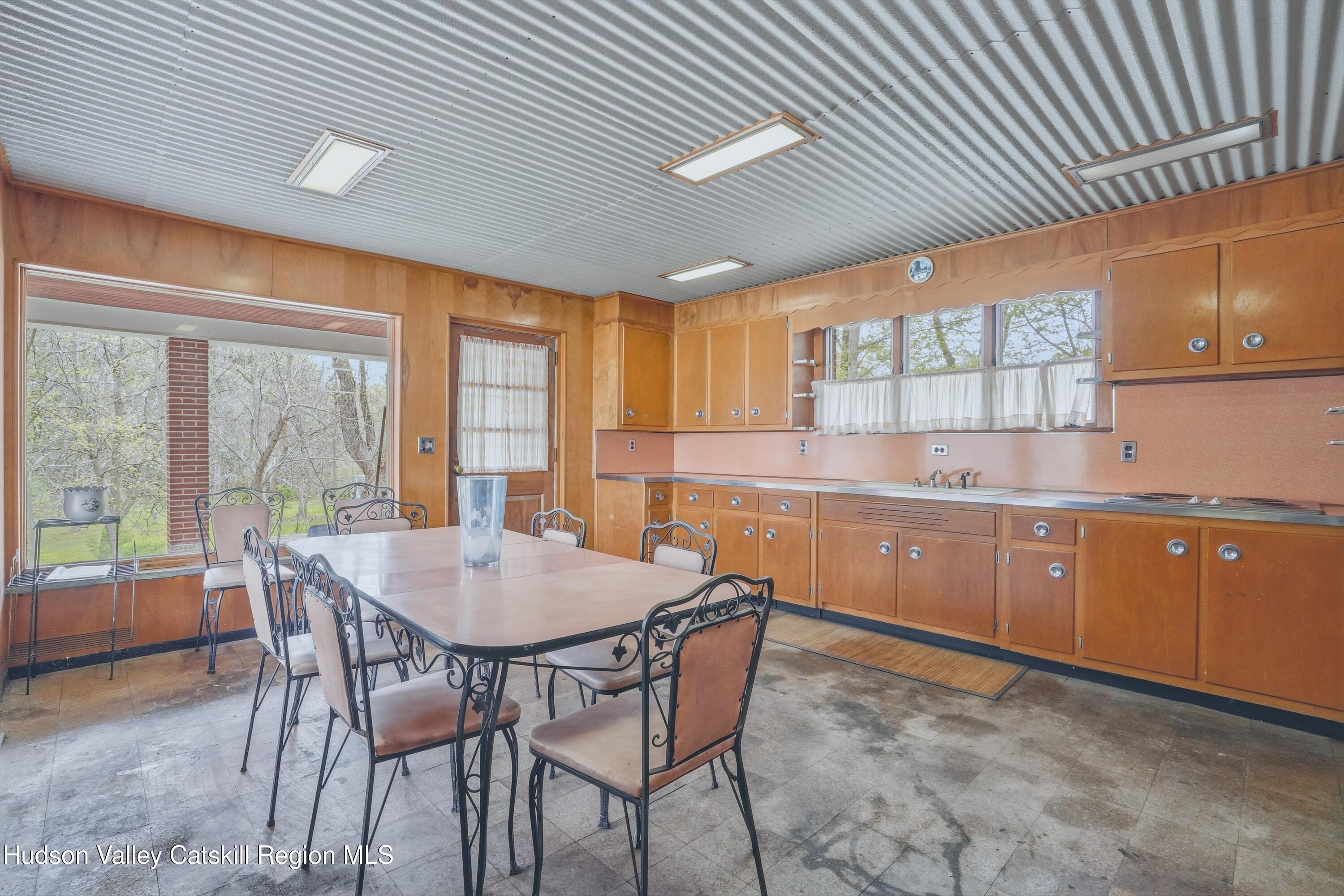 340 Vineyard Avenue, Highland