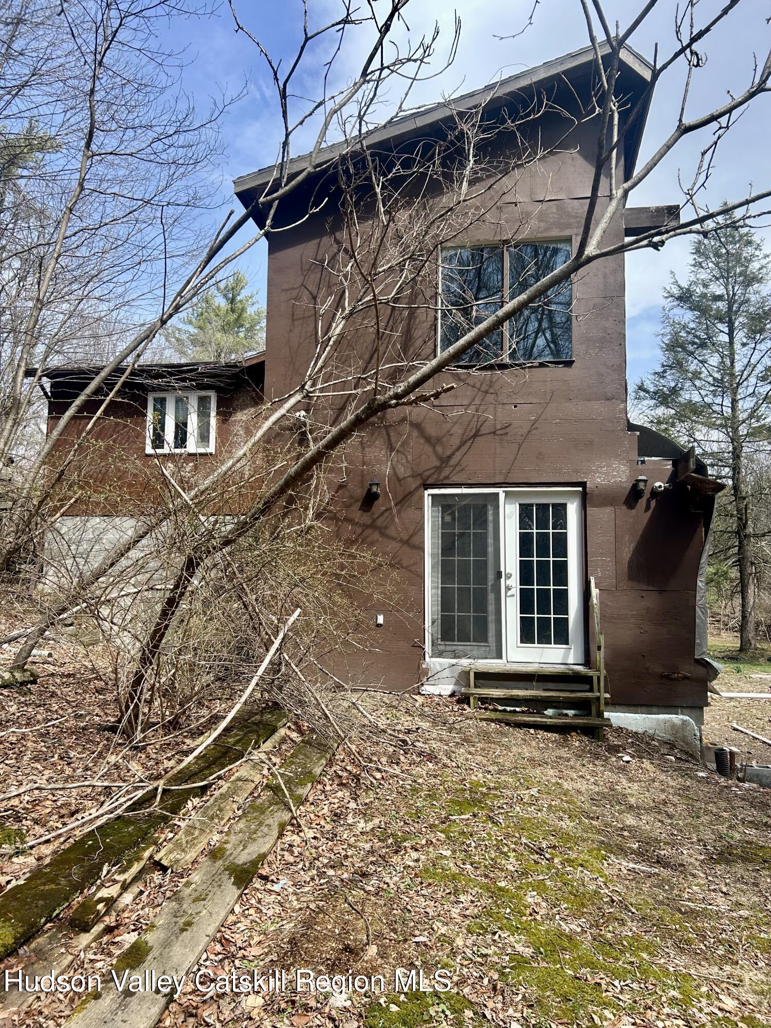 6 Riverbend Road