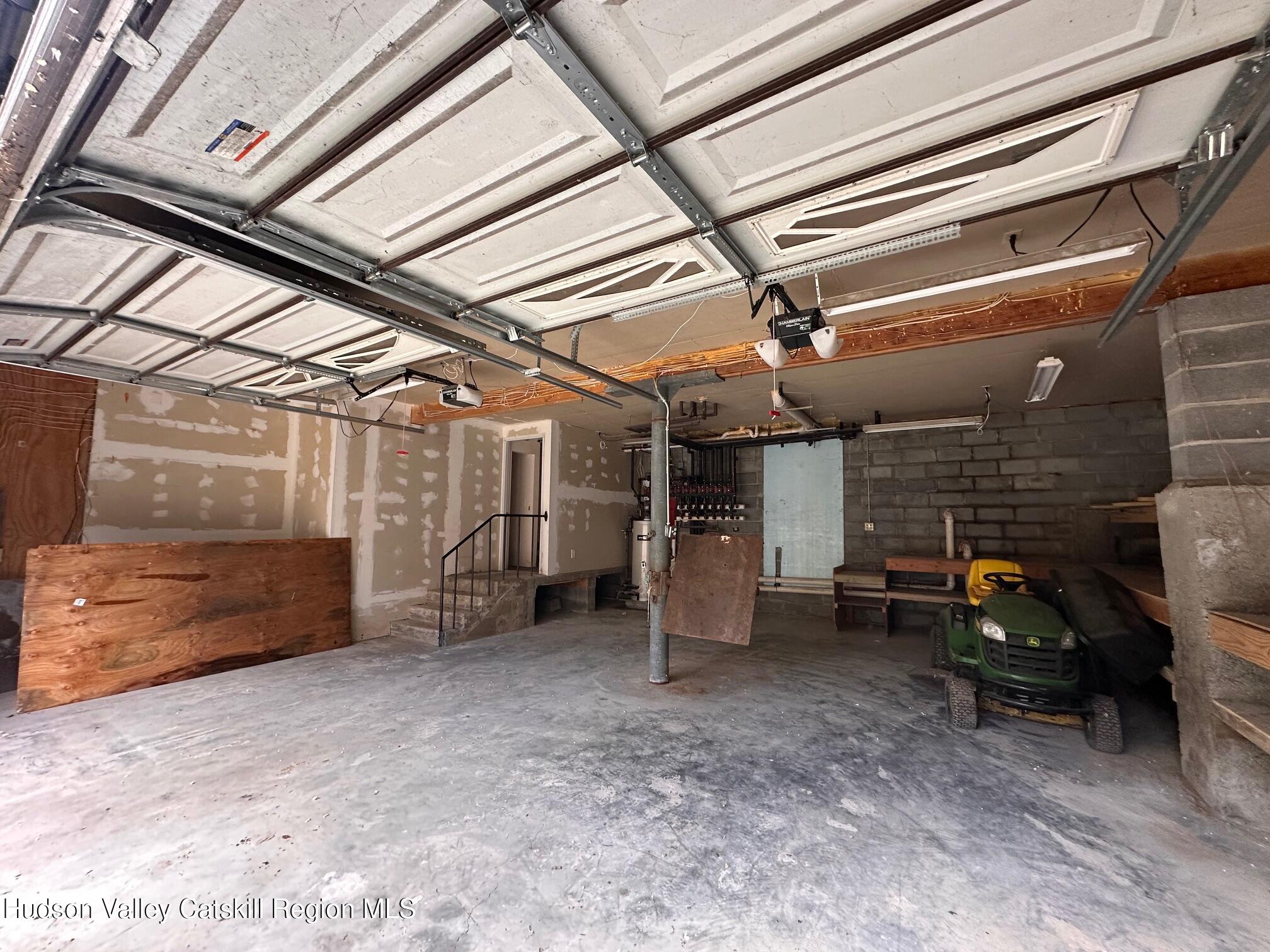 6 Riverbend Road