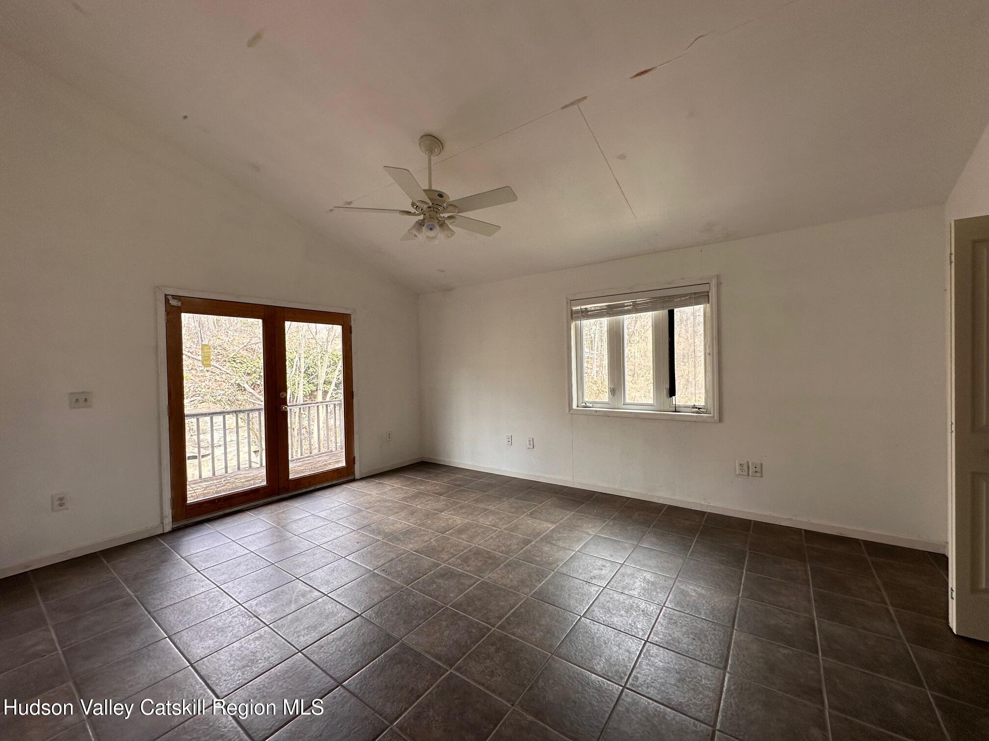 6 Riverbend Road