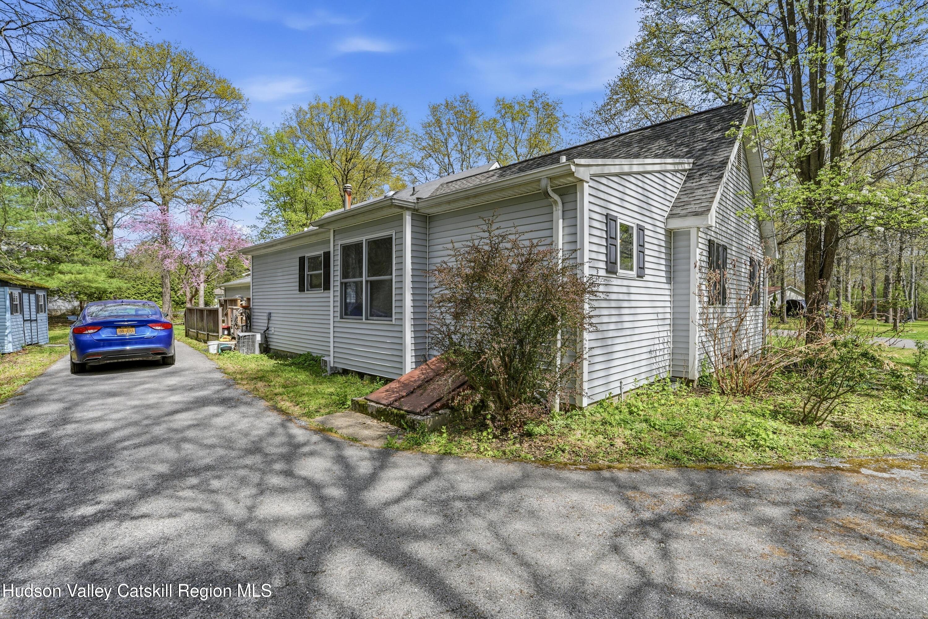 18 Elizabeth Drive