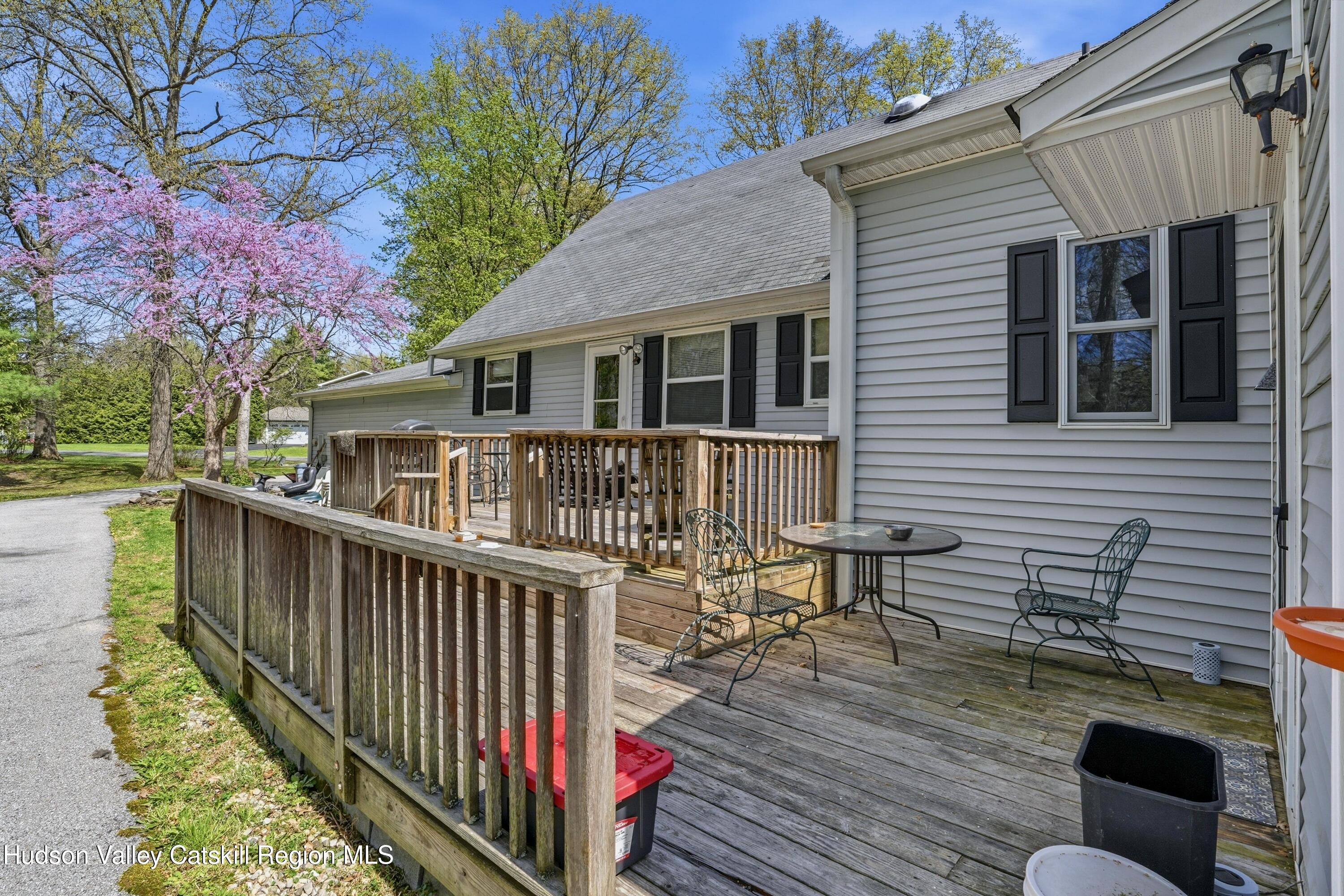 18 Elizabeth Drive