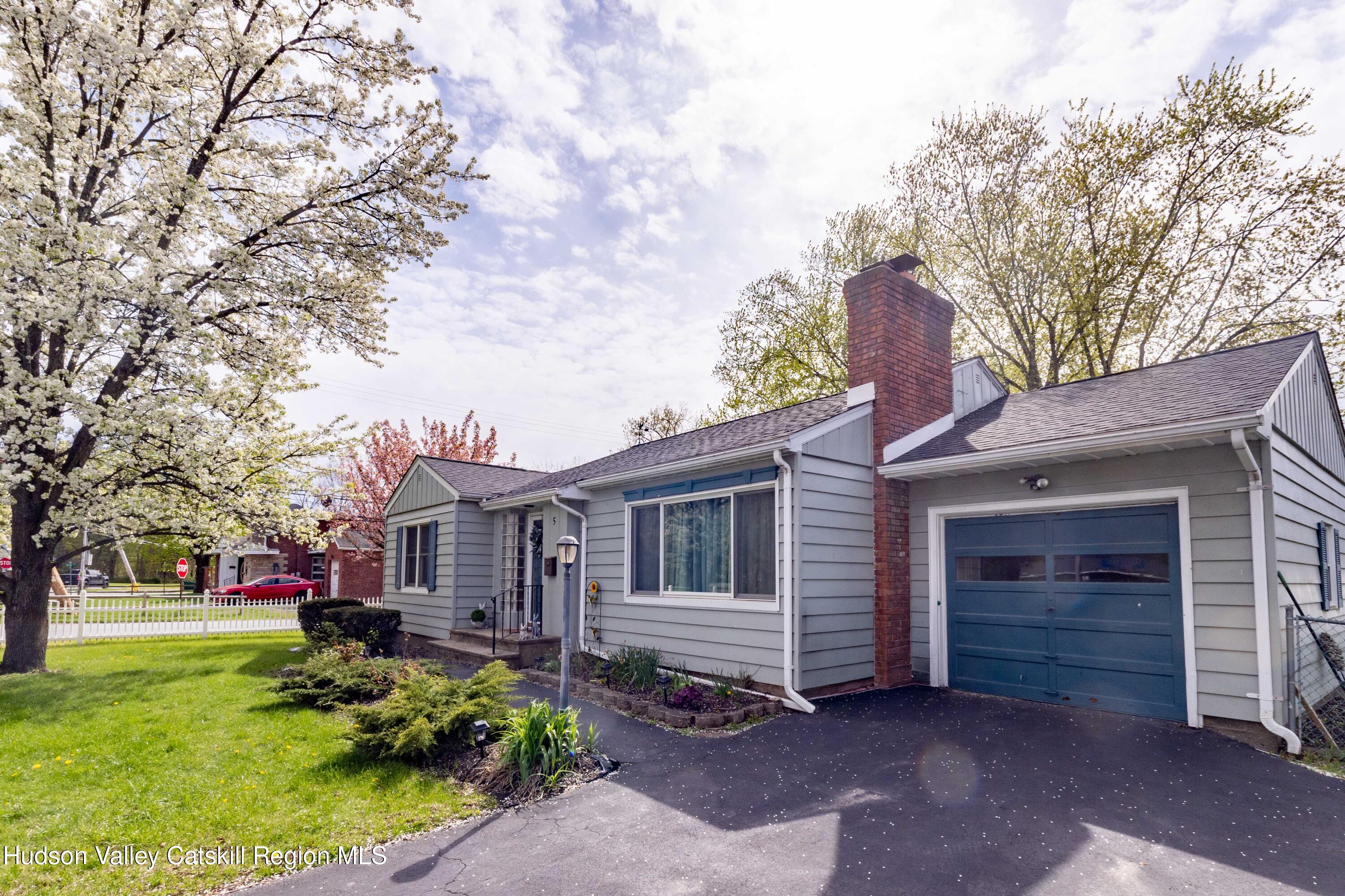 5 Simmons Drive