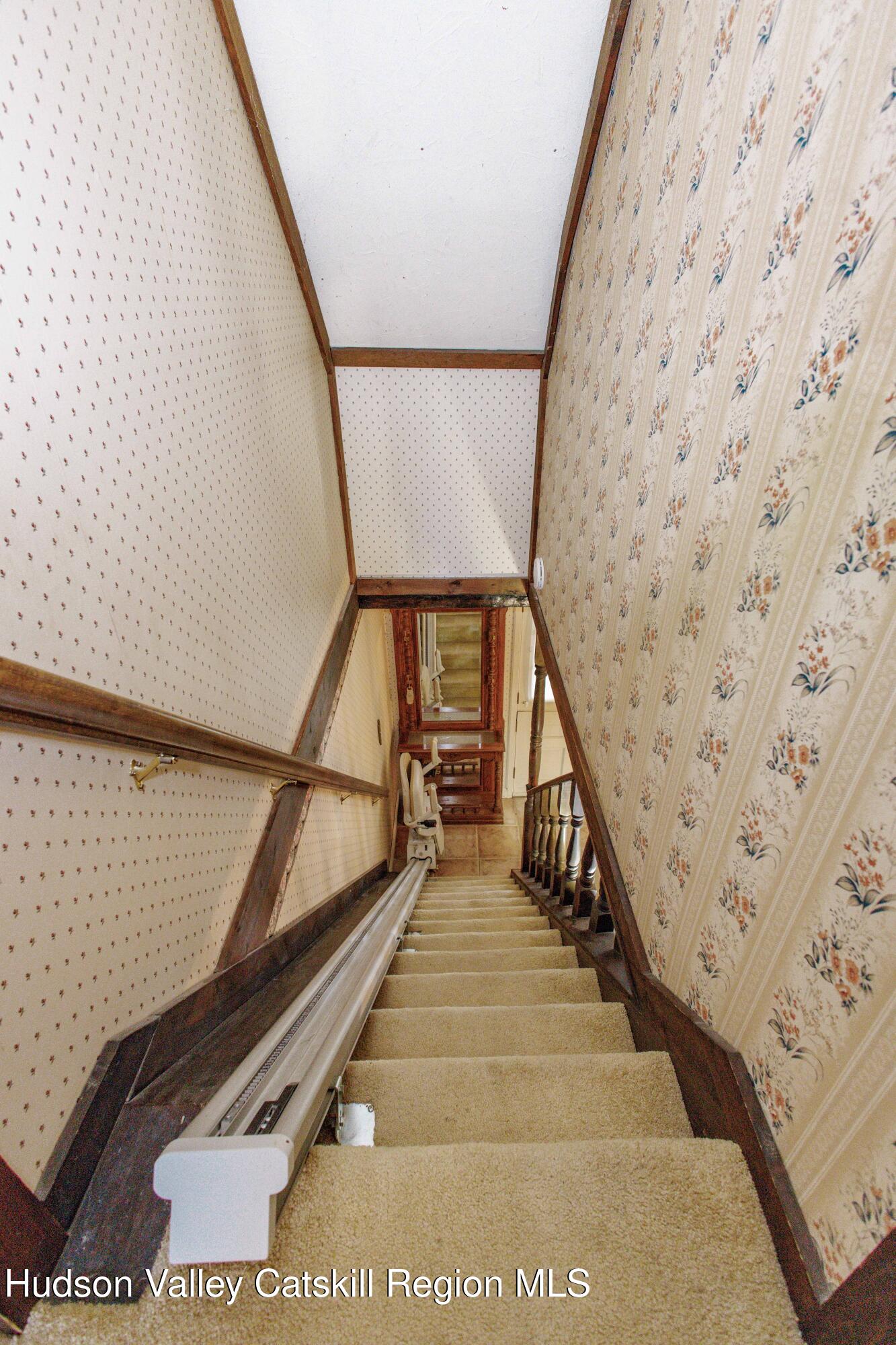 25 Meadowbrook Drive
