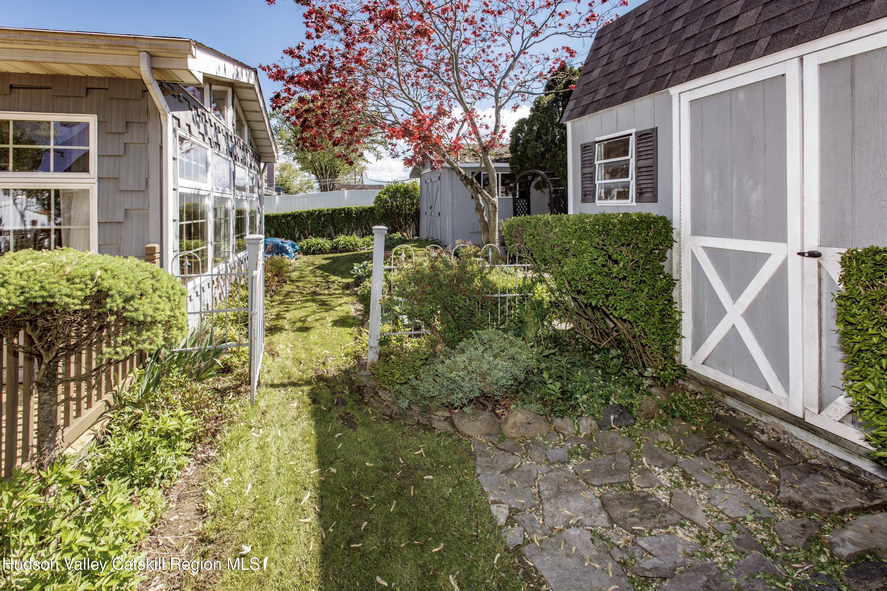 25 Meadowbrook Drive