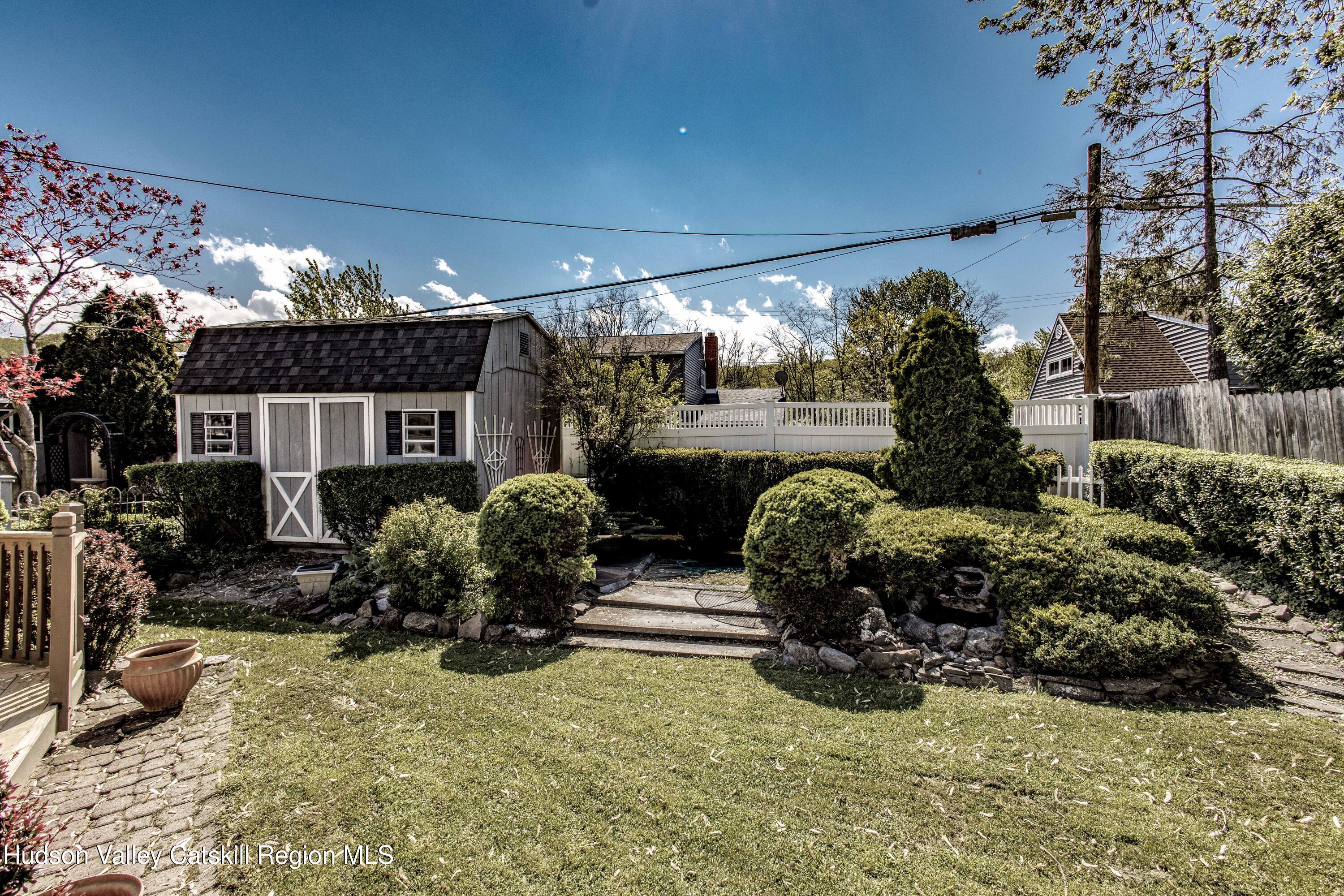 25 Meadowbrook Drive