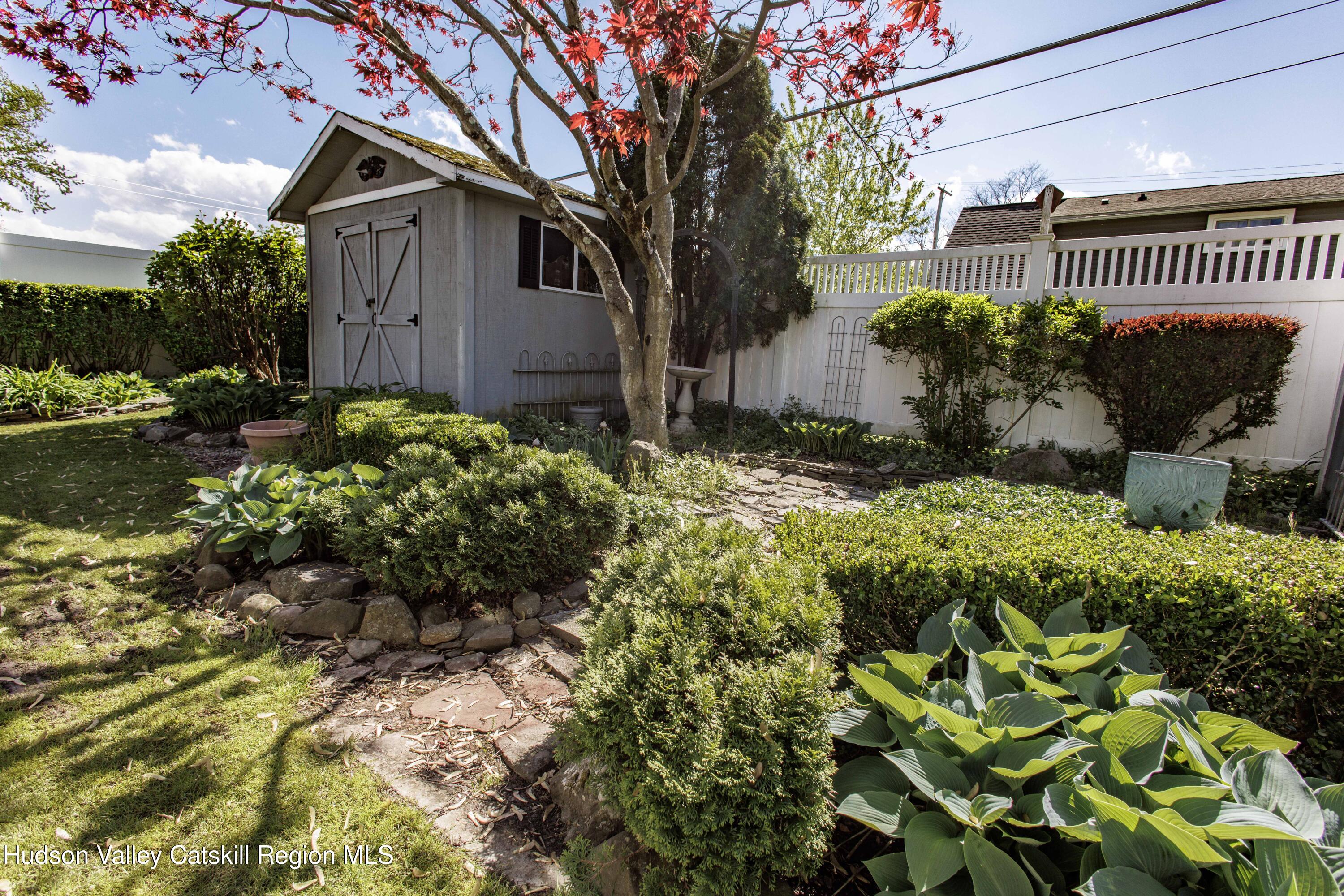 25 Meadowbrook Drive
