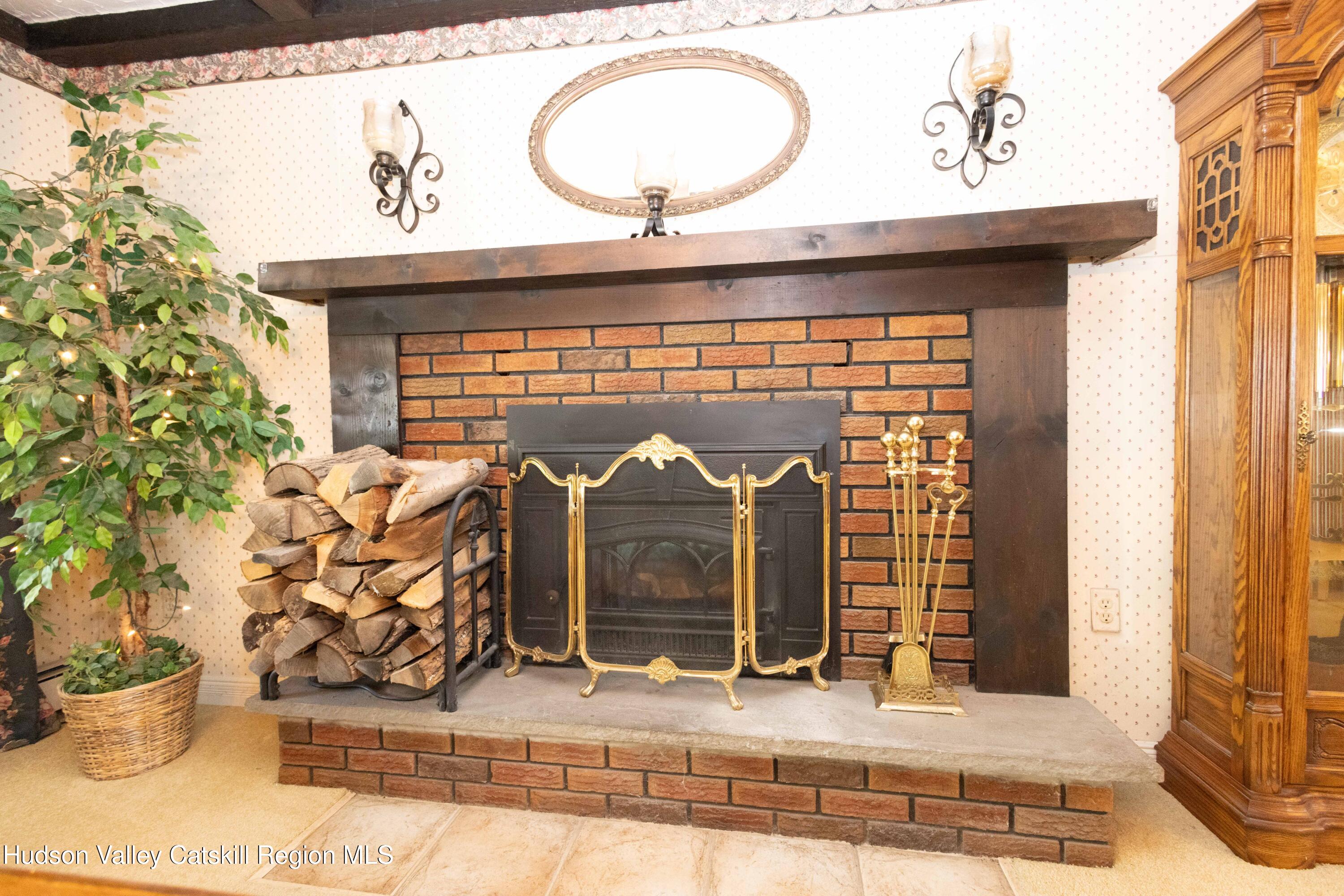 25 Meadowbrook Drive