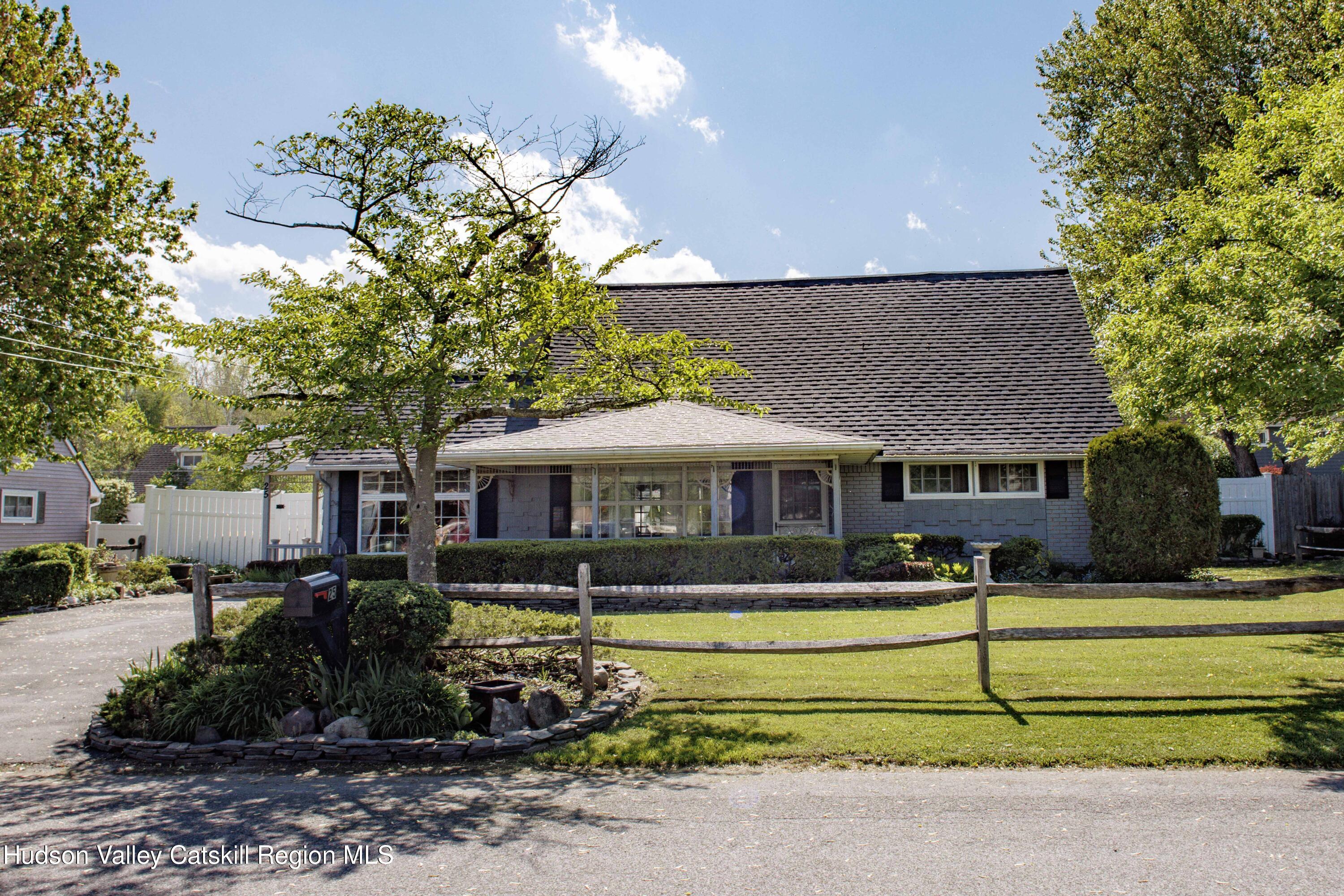 25 Meadowbrook Drive