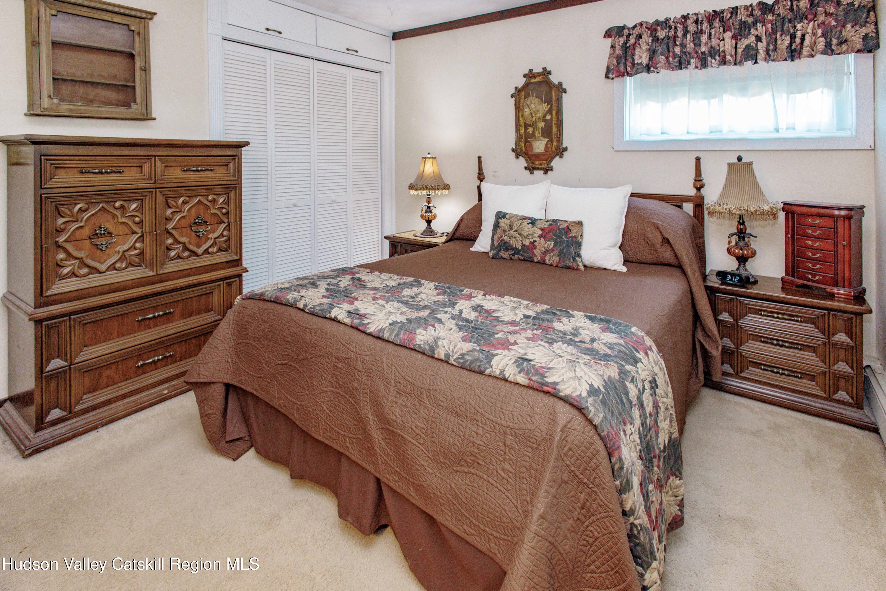 25 Meadowbrook Drive