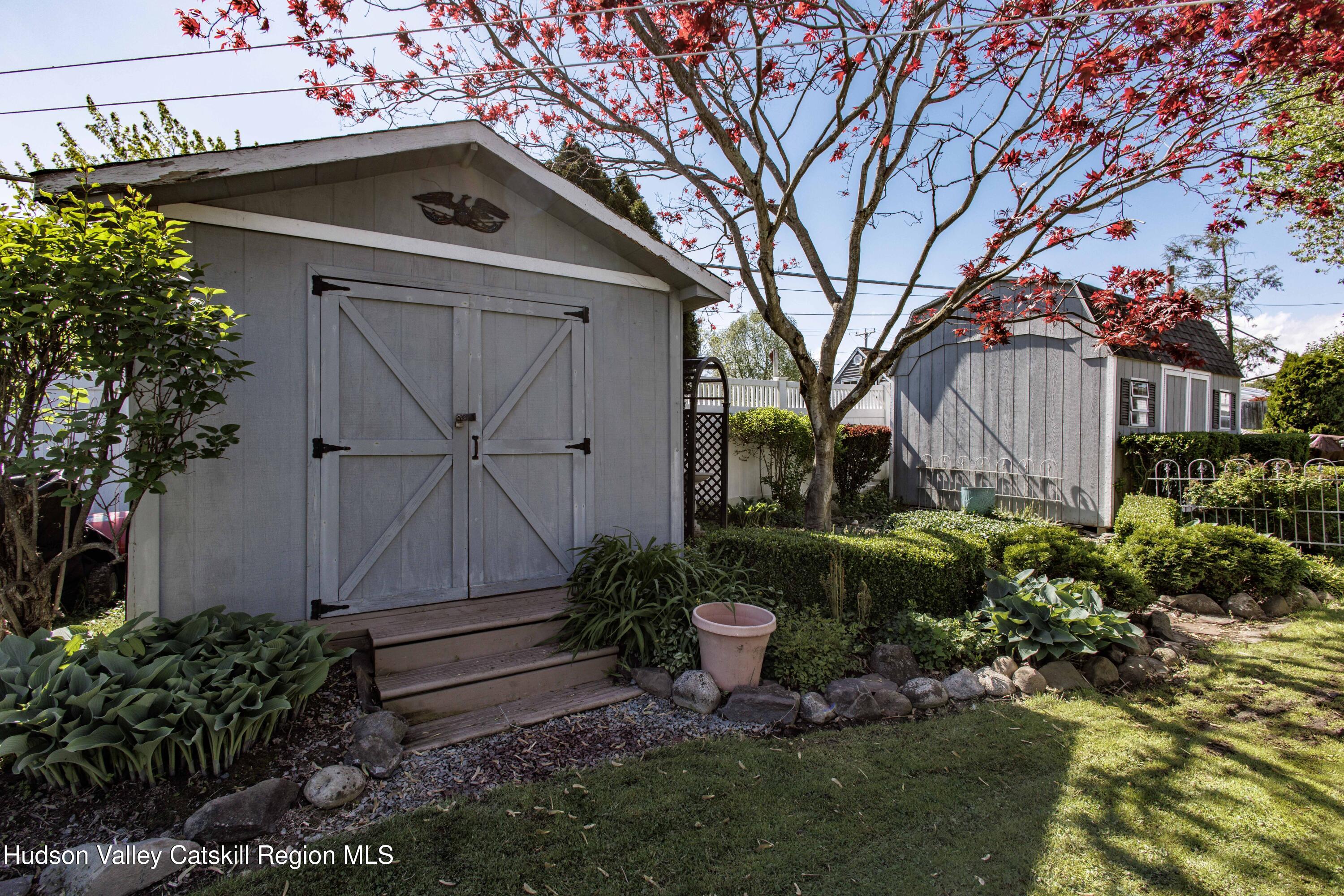 25 Meadowbrook Drive