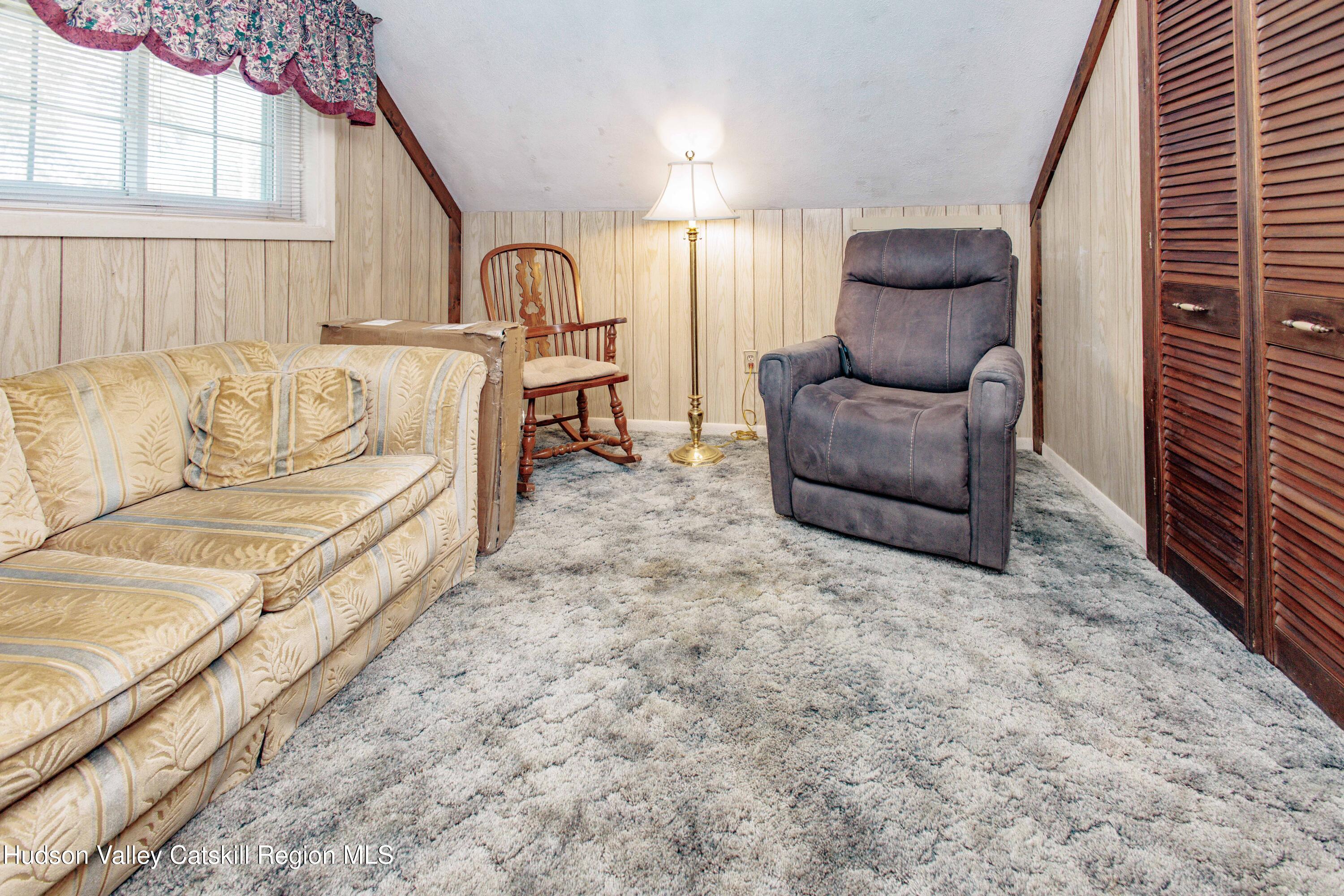 25 Meadowbrook Drive