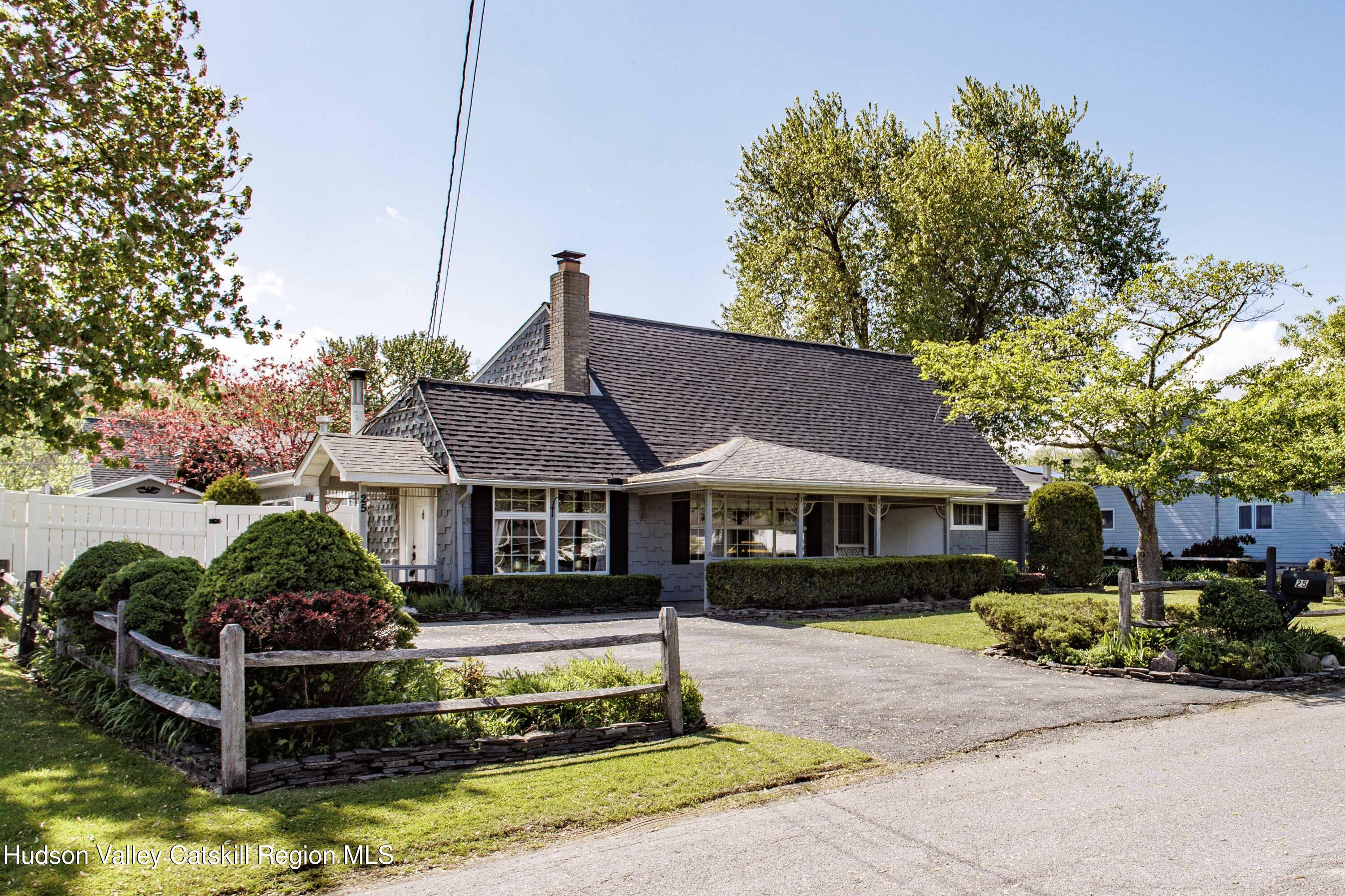 25 Meadowbrook Drive