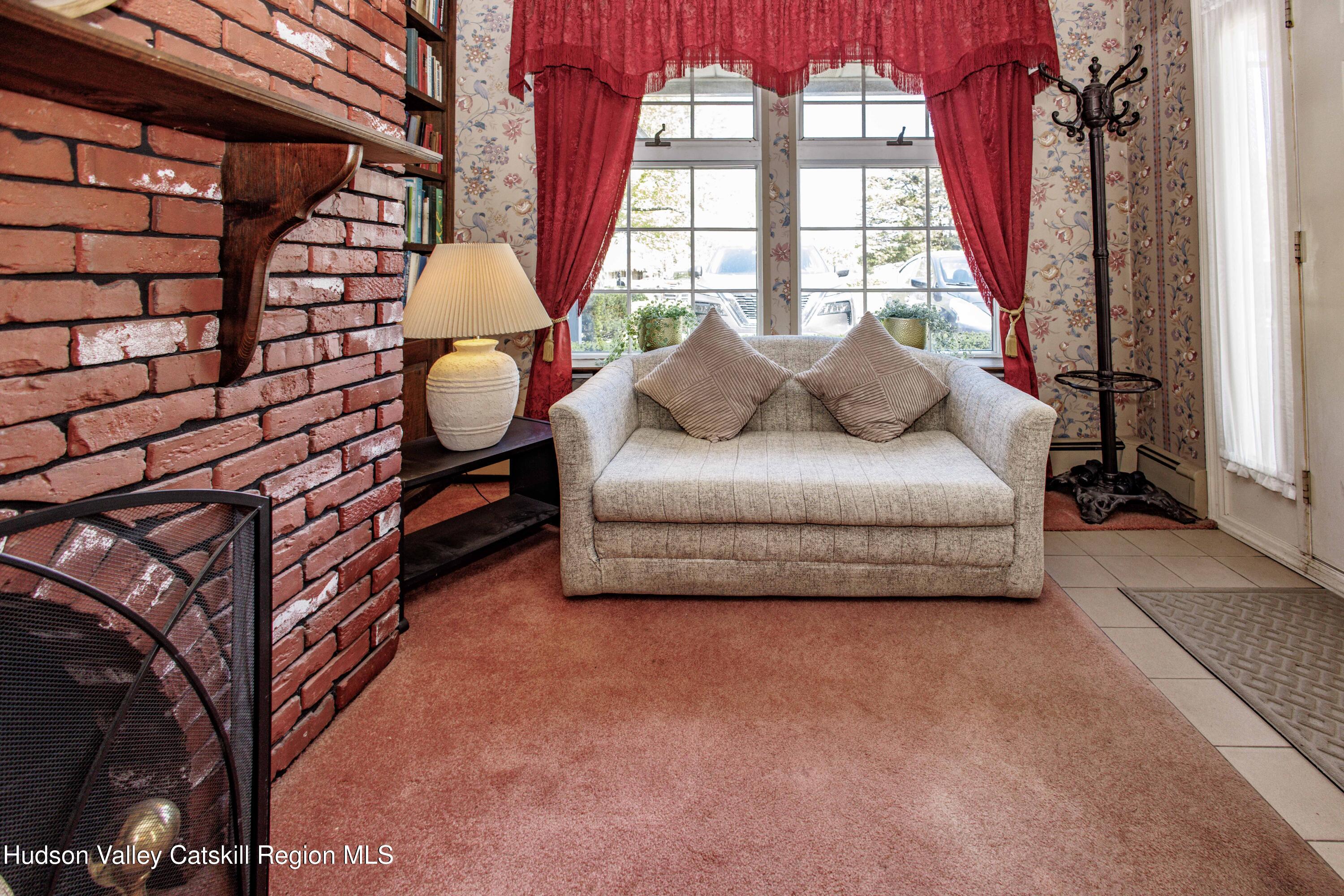 25 Meadowbrook Drive
