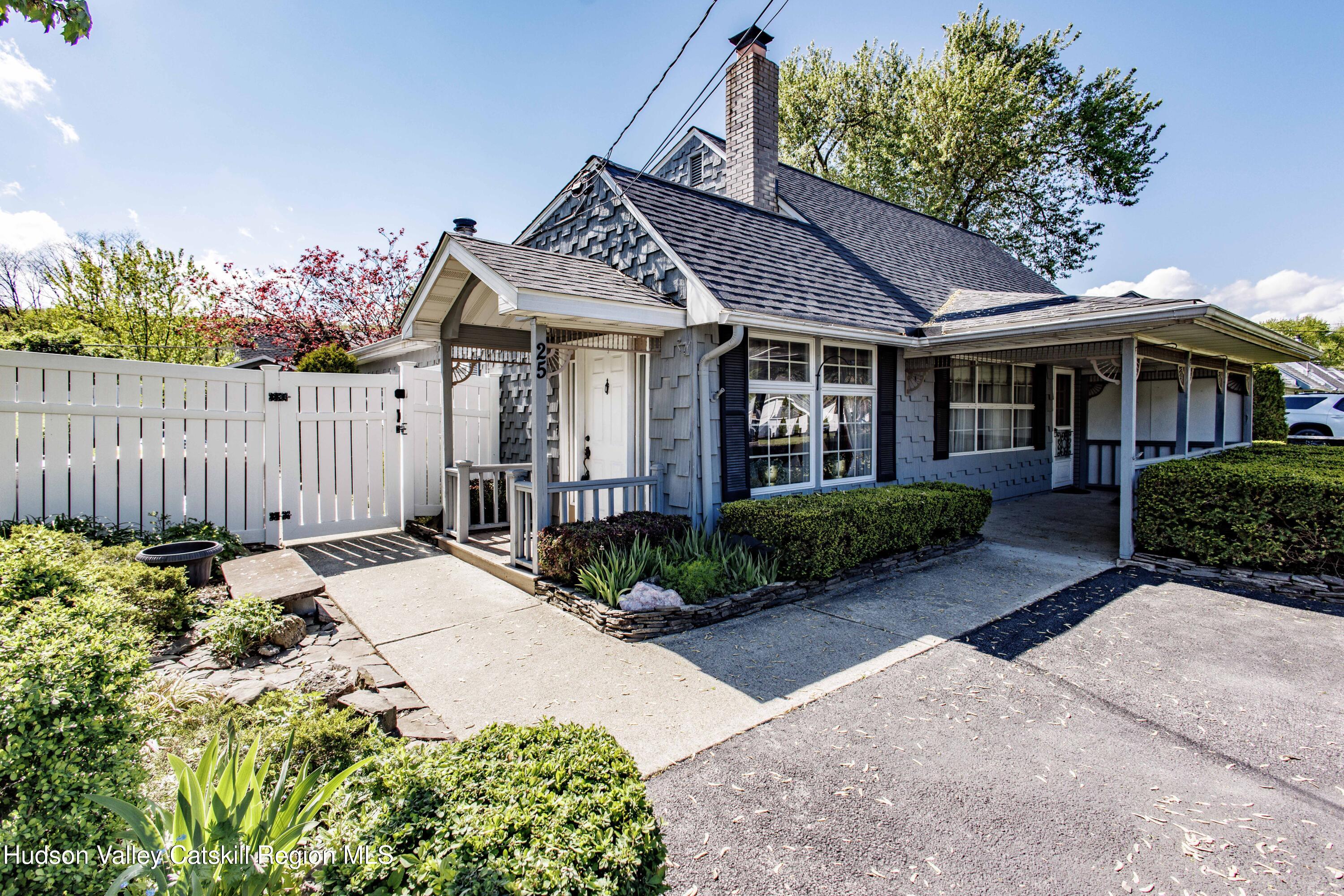 25 Meadowbrook Drive
