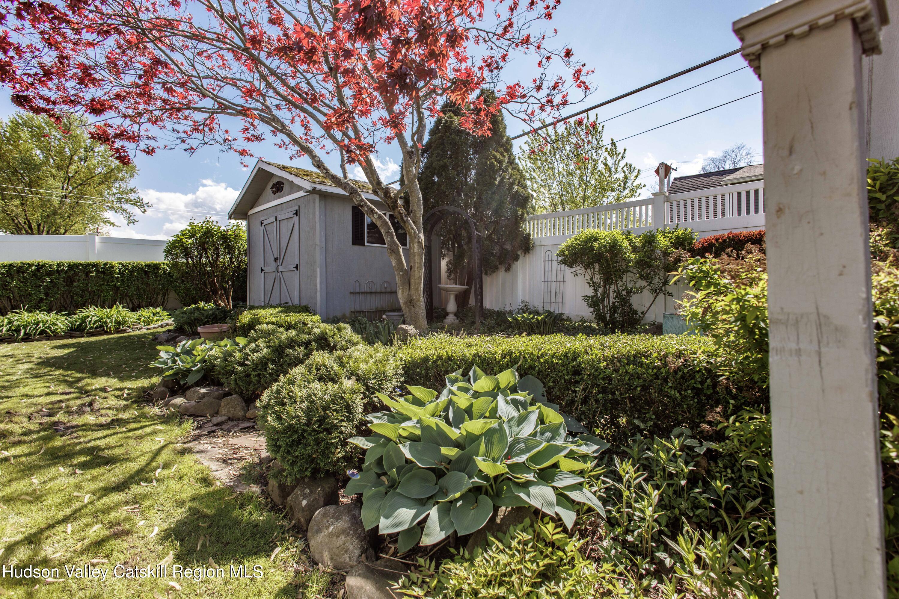25 Meadowbrook Drive
