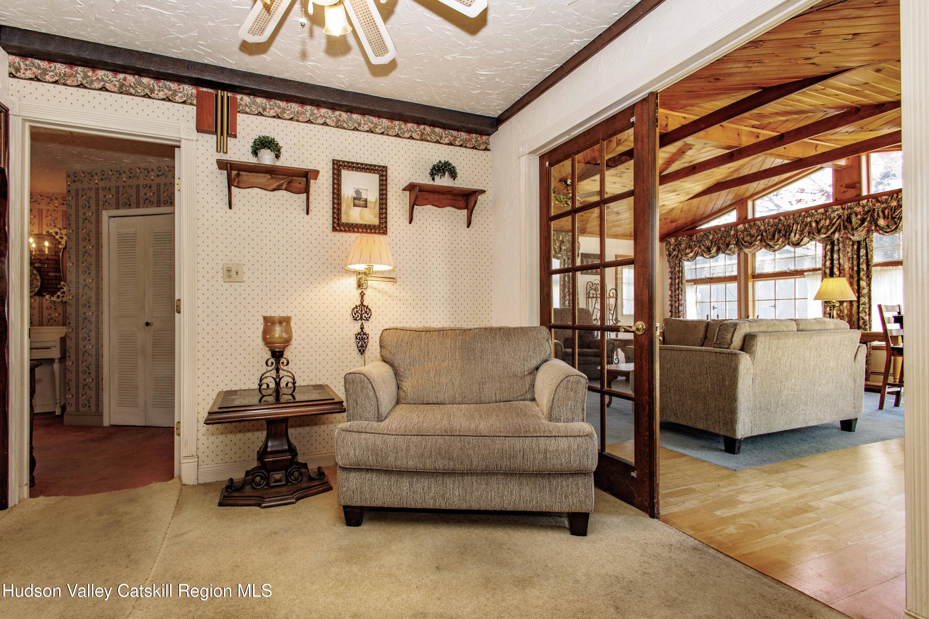25 Meadowbrook Drive