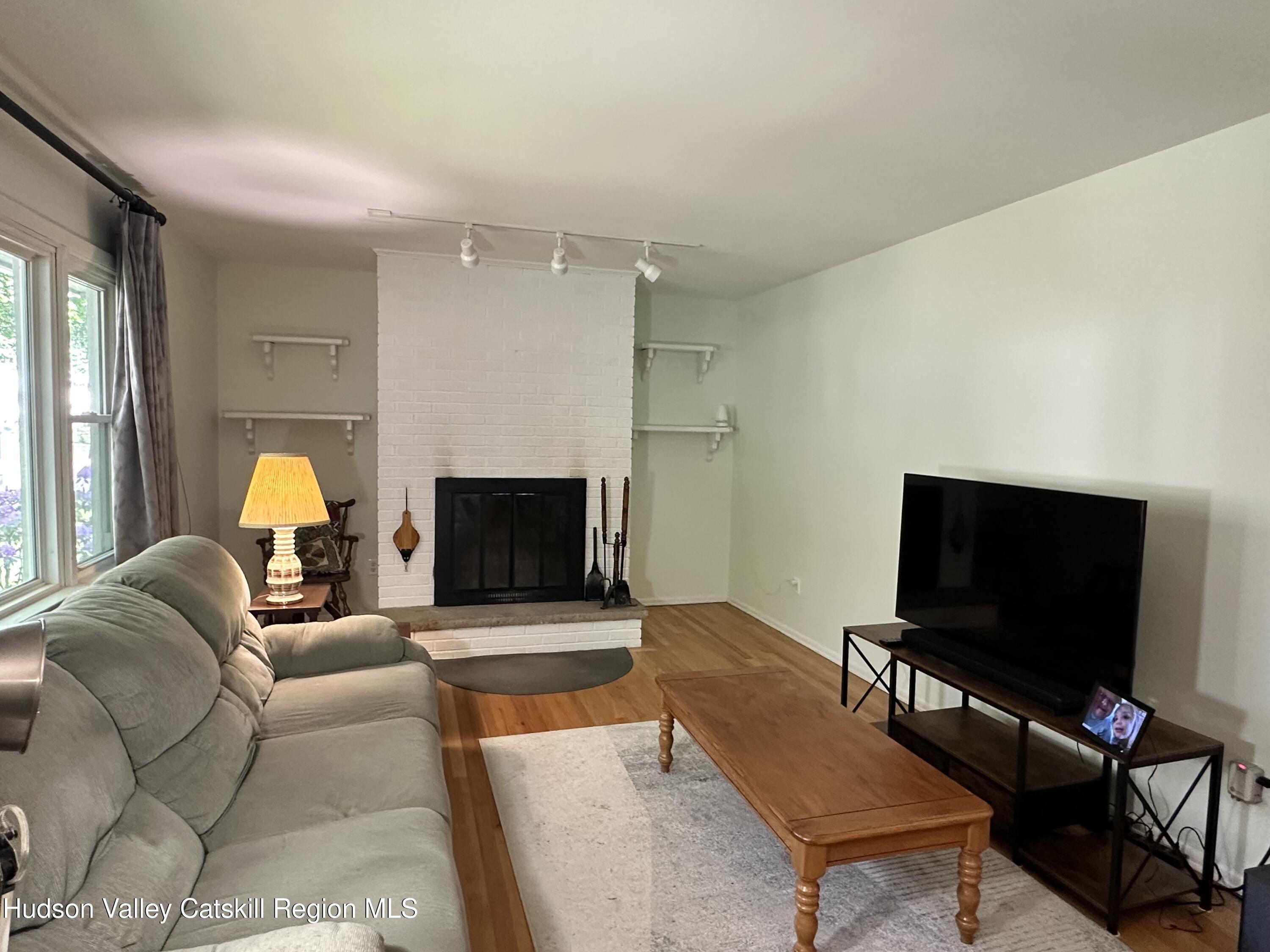 1 Sterley Avenue