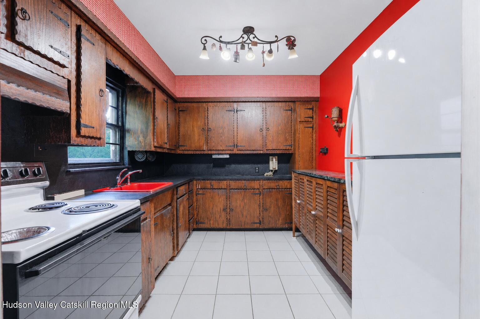 2 Cedar Lane